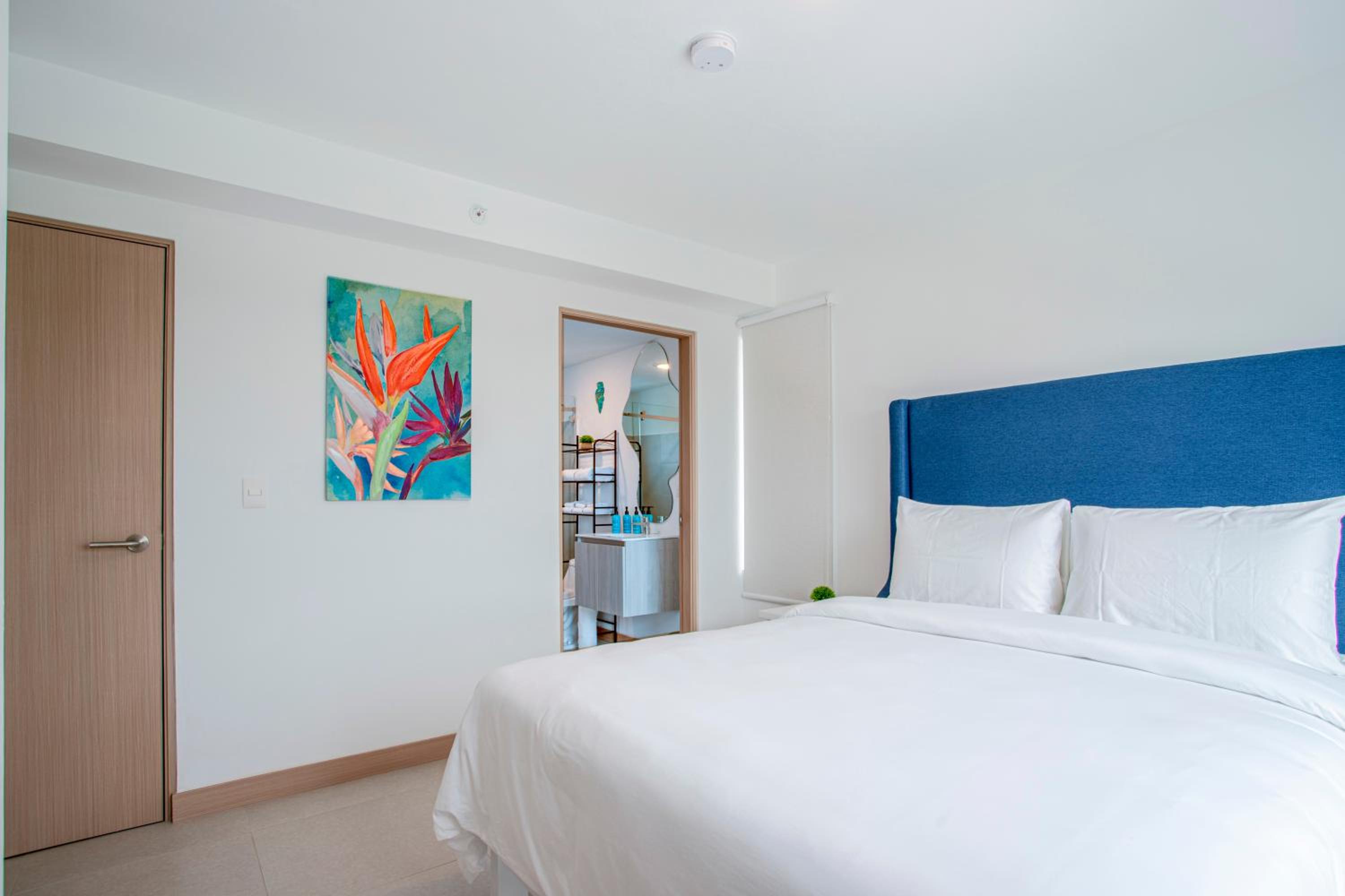 Casago 0702C BRAND NEW RENTAL Family-Friendly Retreat Steps from the Beach