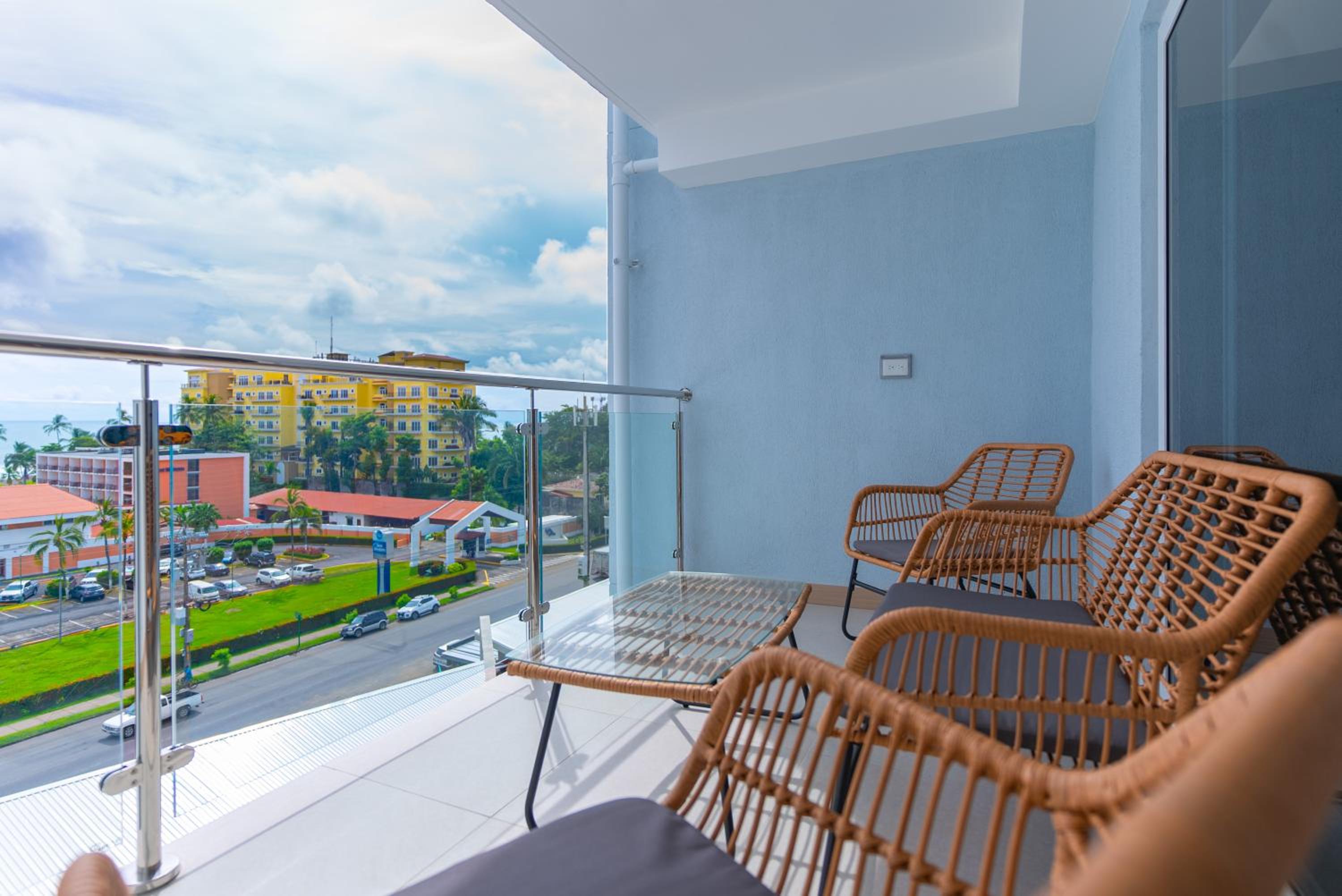 Casago 0702C BRAND NEW RENTAL Family-Friendly Retreat Steps from the Beach