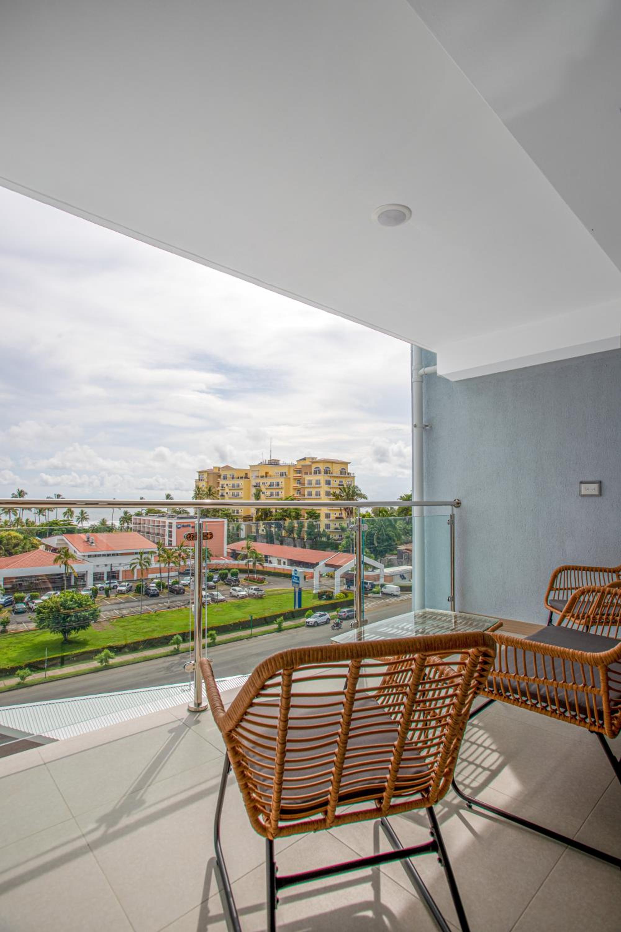 Casago 0702C BRAND NEW RENTAL Family-Friendly Retreat Steps from the Beach