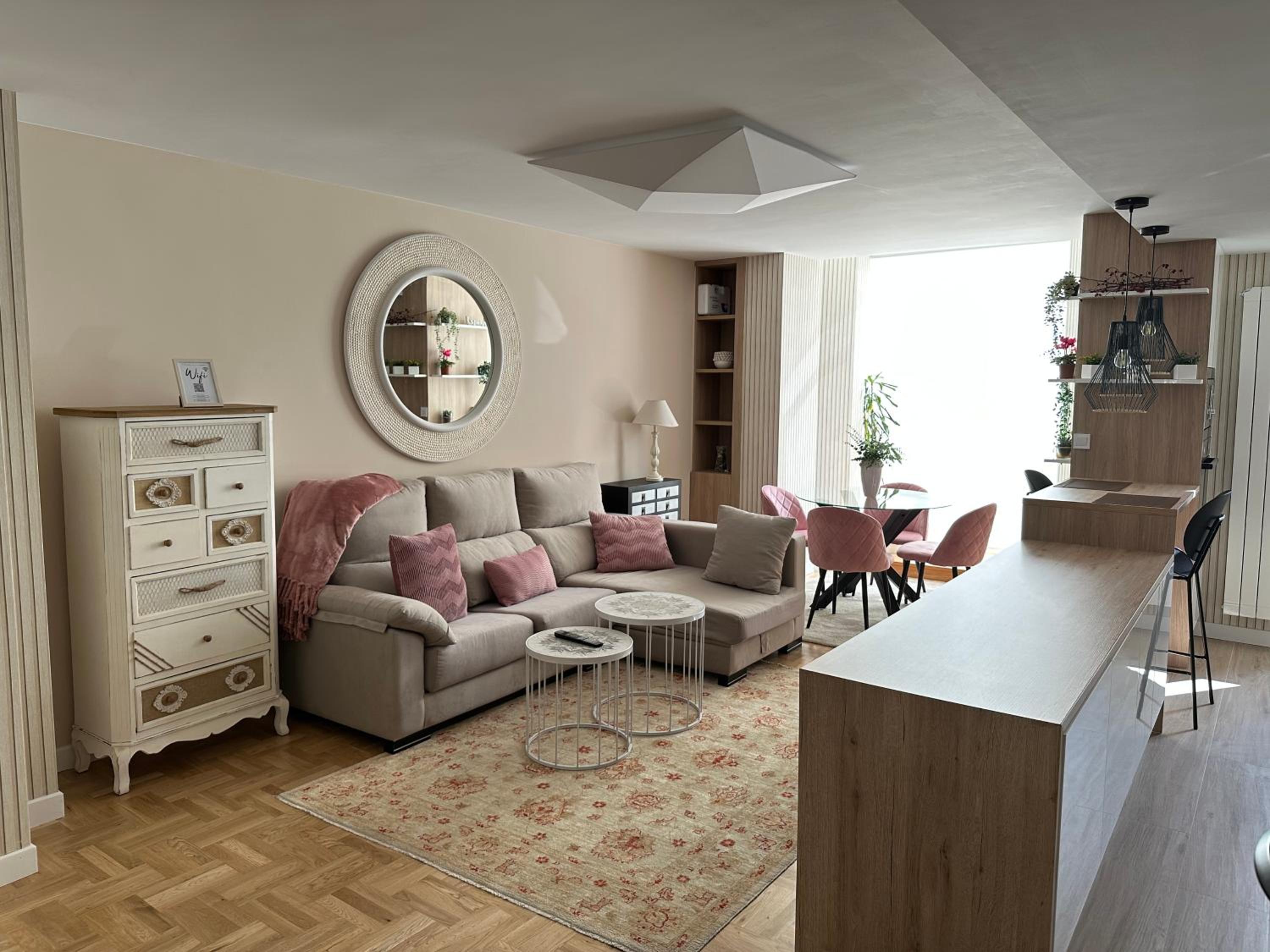 A un Paso de la Catedral