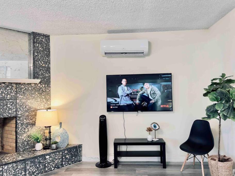 Jies Choice Family Spacious 3b2b 15 mins to DT unitA view 2