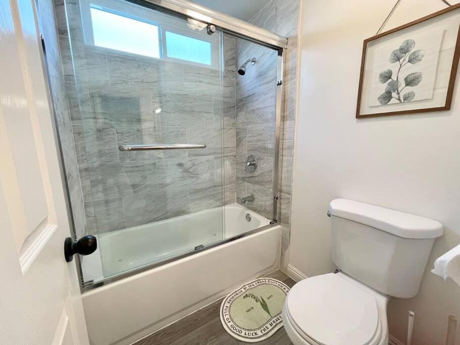 Jies Choice Family Spacious 3b2b 15 mins to DT unitA view 5