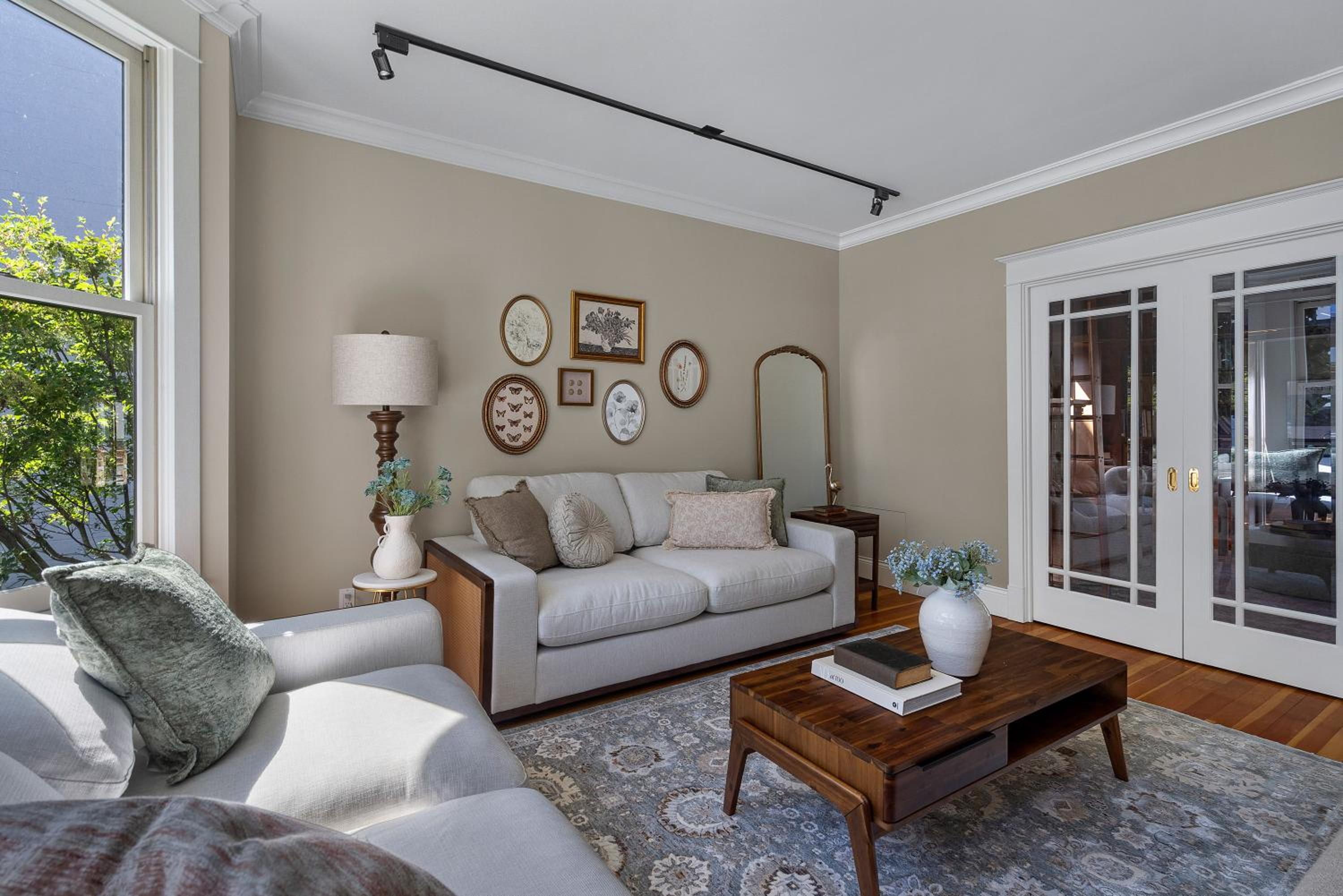 The Vancouver Heritage Home - Mount Pleasant