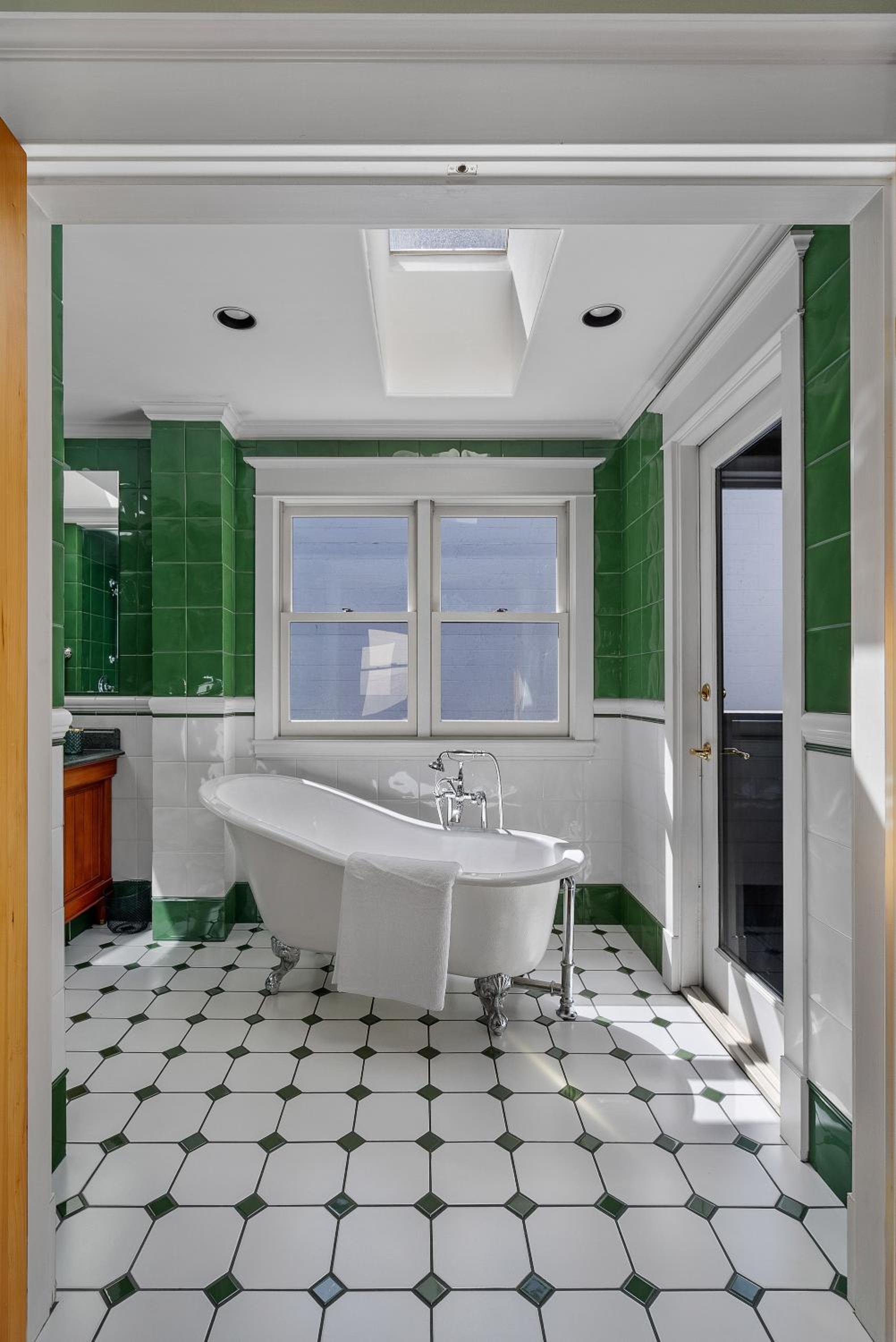 The Vancouver Heritage Home - Mount Pleasant