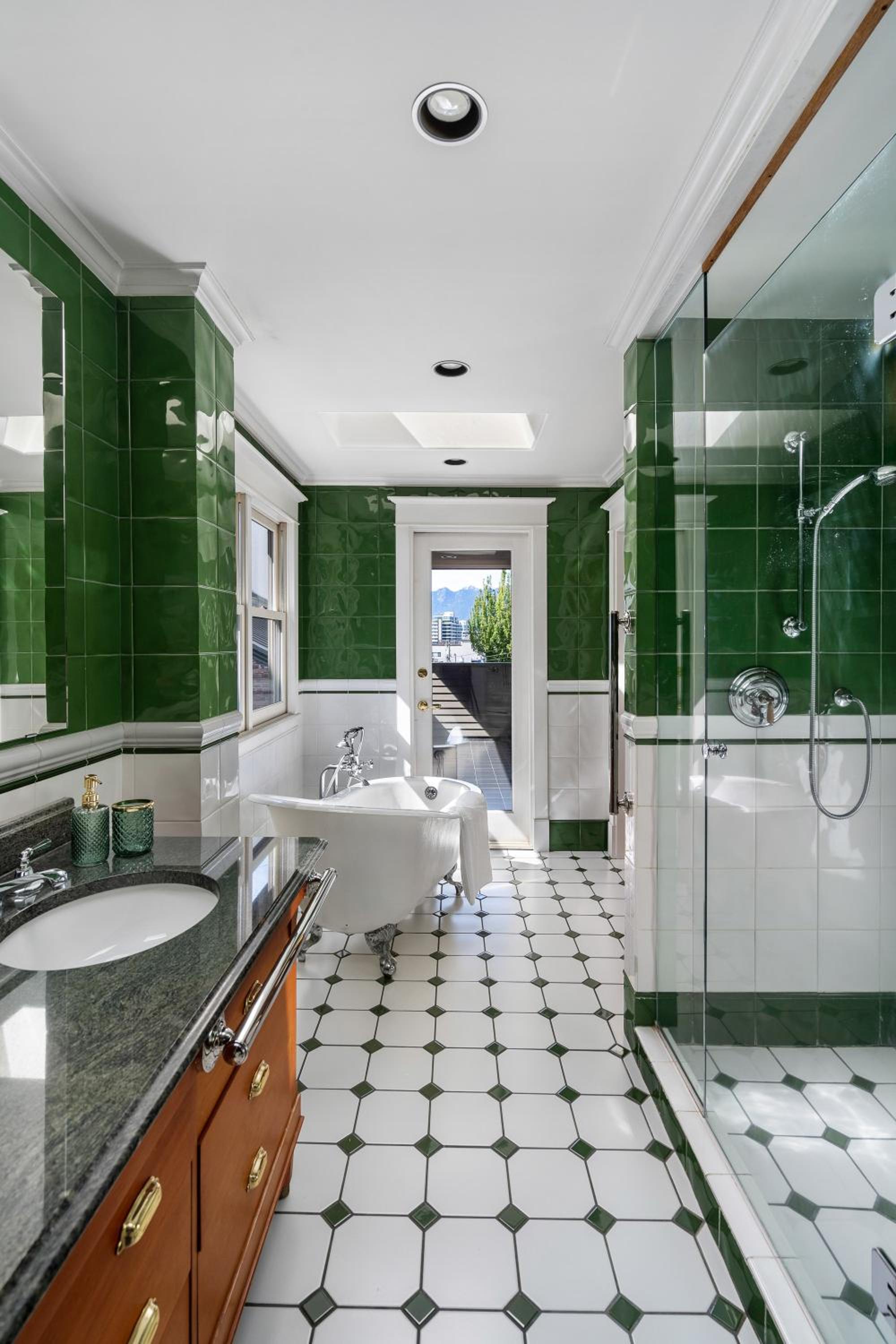 The Vancouver Heritage Home - Mount Pleasant