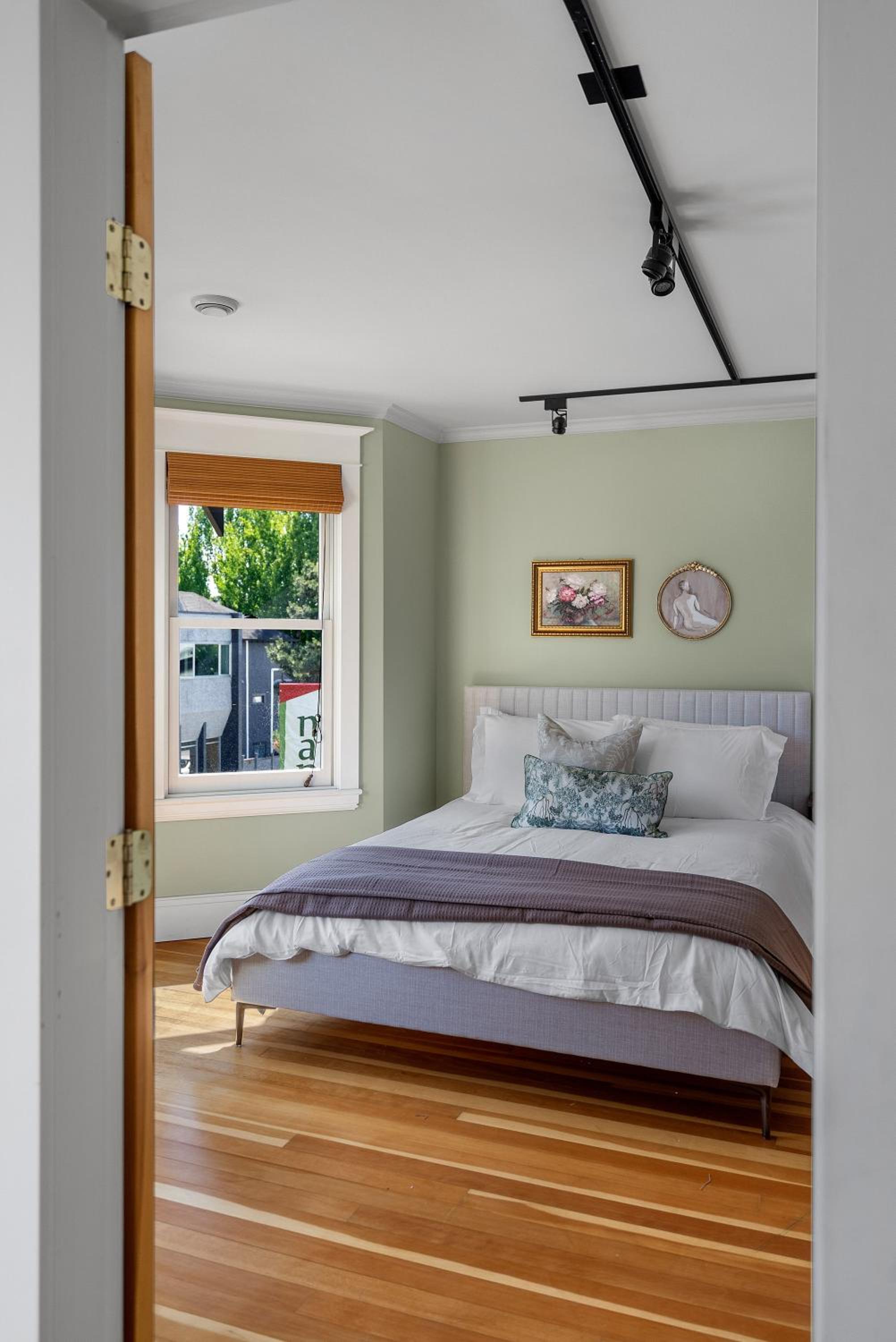 The Vancouver Heritage Home - Mount Pleasant