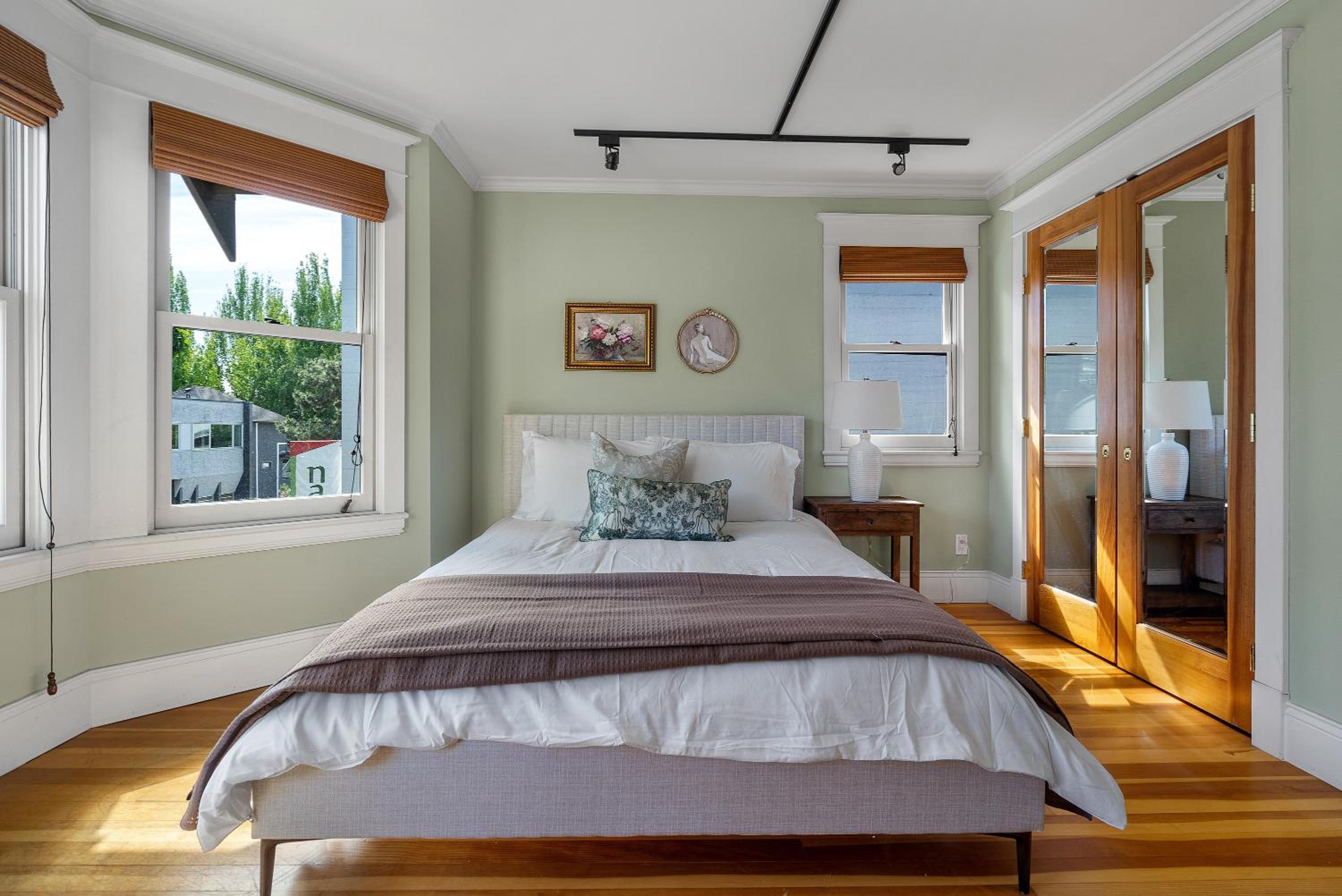 The Vancouver Heritage Home - Mount Pleasant