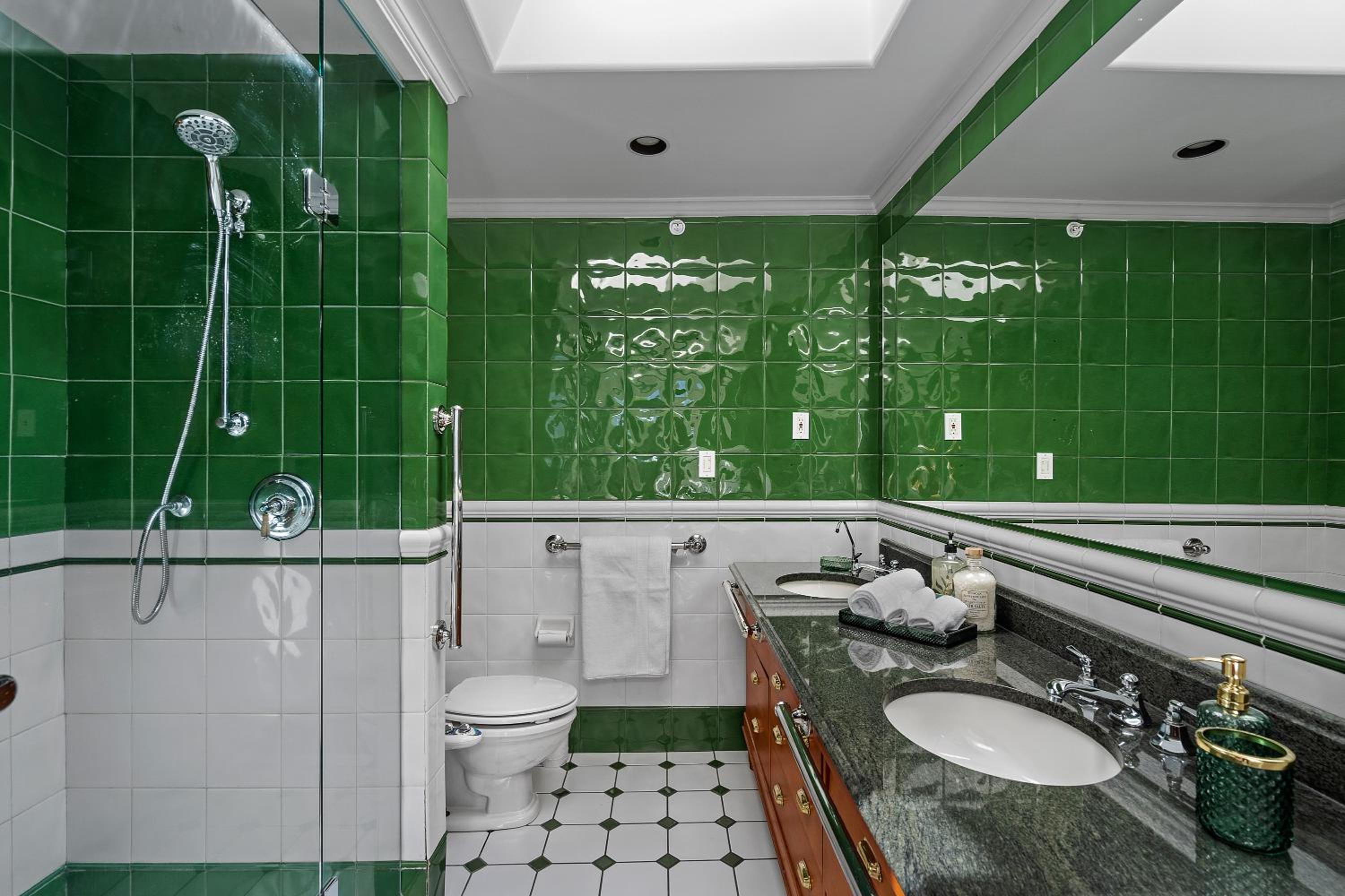 The Vancouver Heritage Home - Mount Pleasant