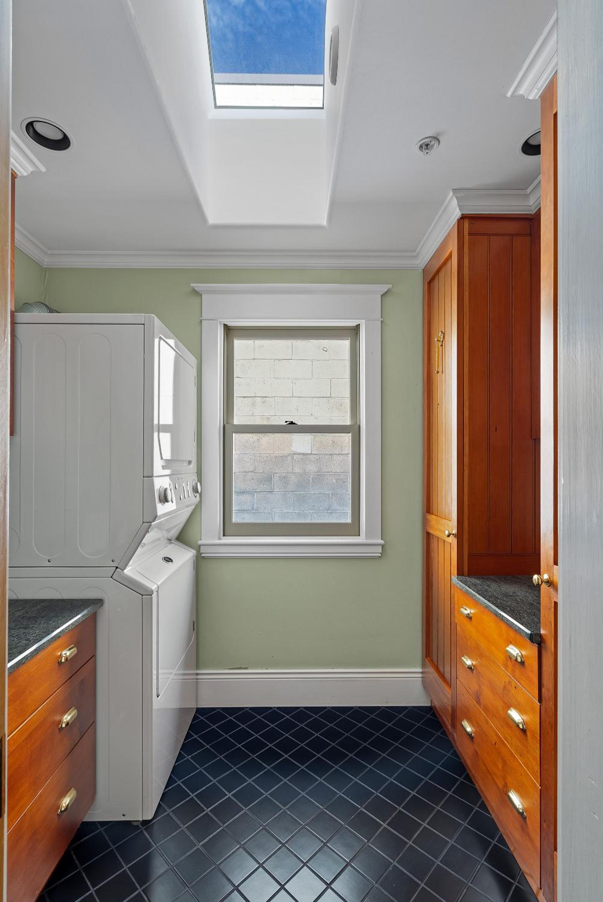 The Vancouver Heritage Home - Mount Pleasant