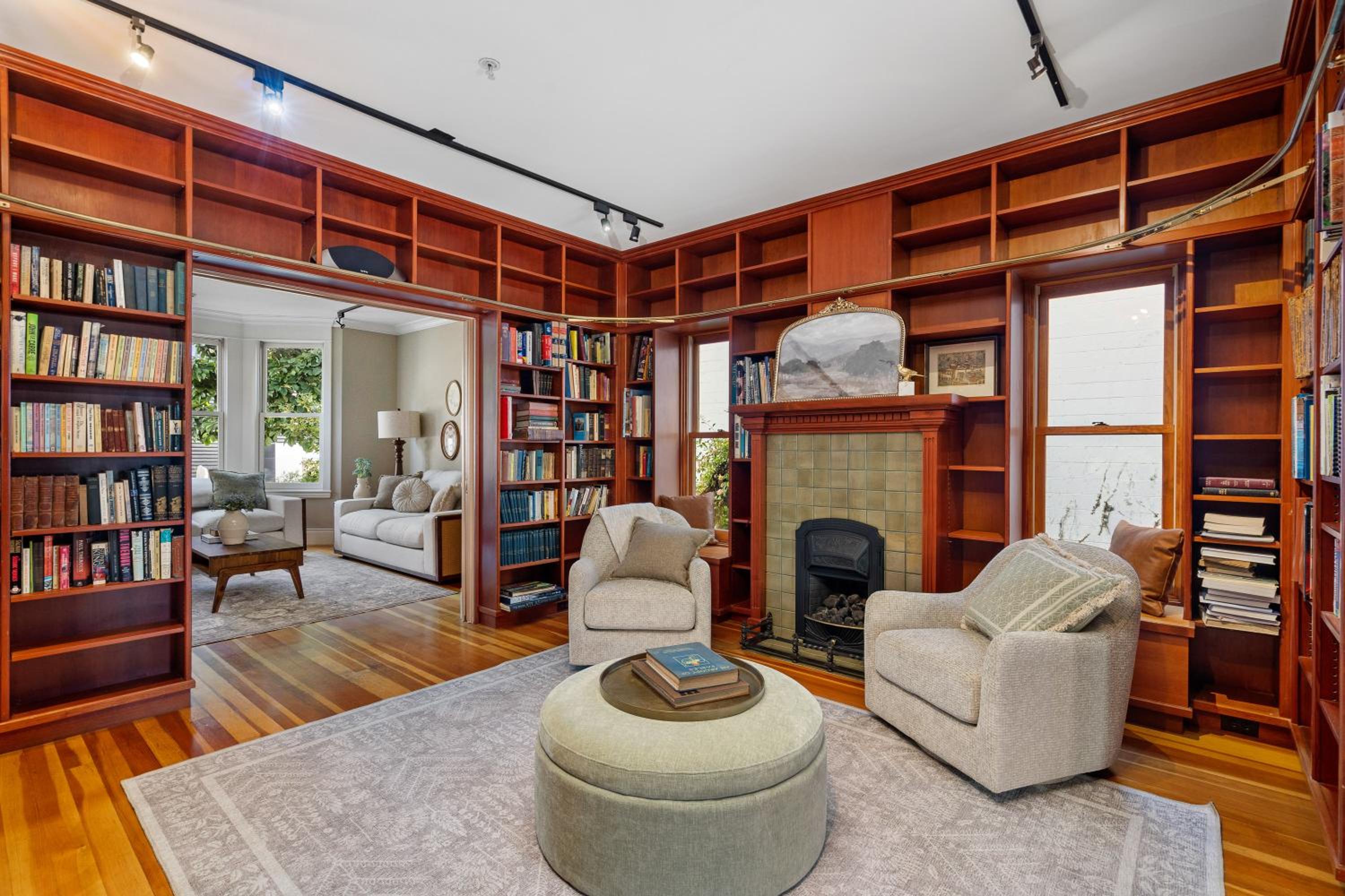 The Vancouver Heritage Home - Mount Pleasant