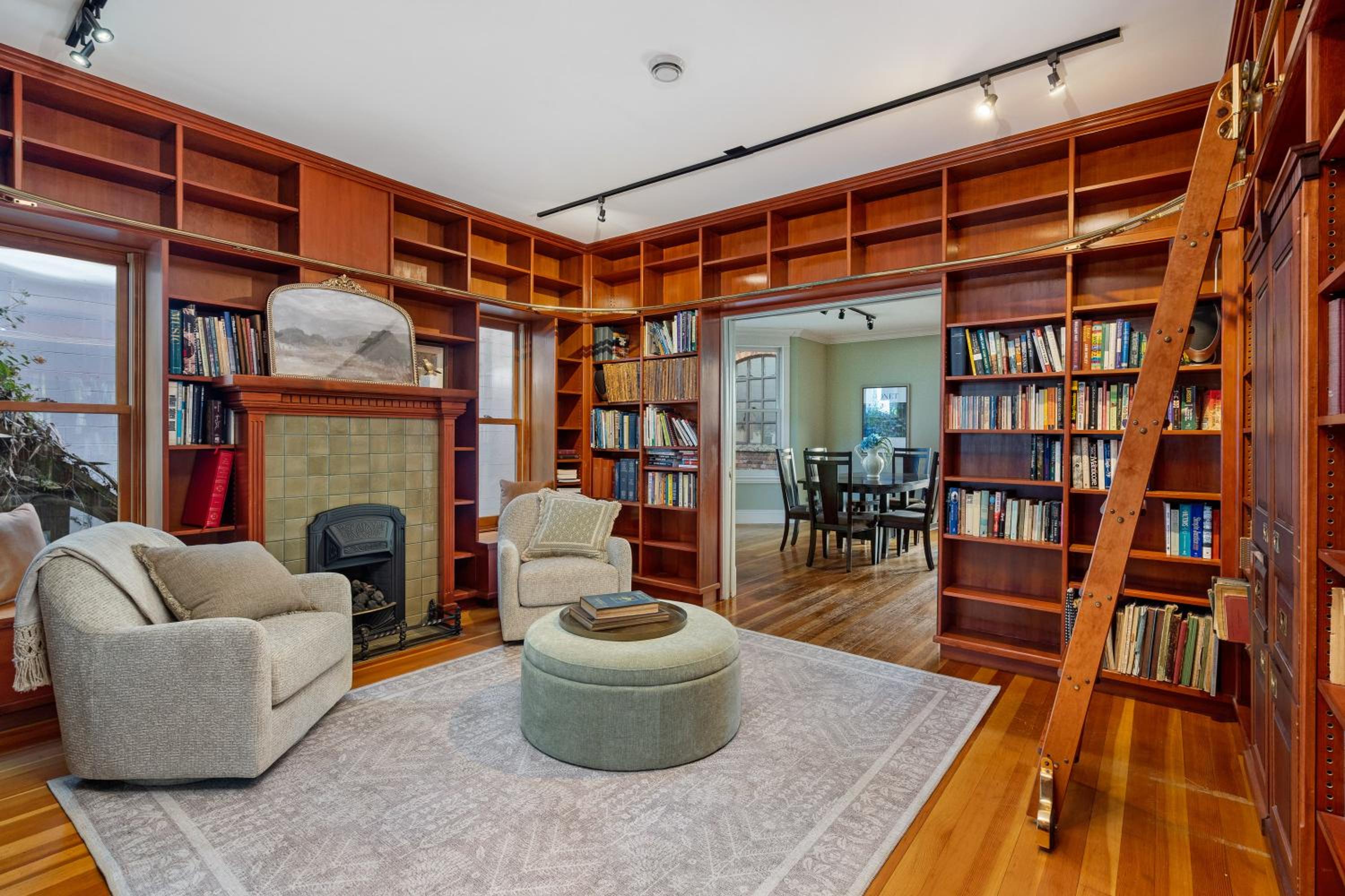 The Vancouver Heritage Home - Mount Pleasant