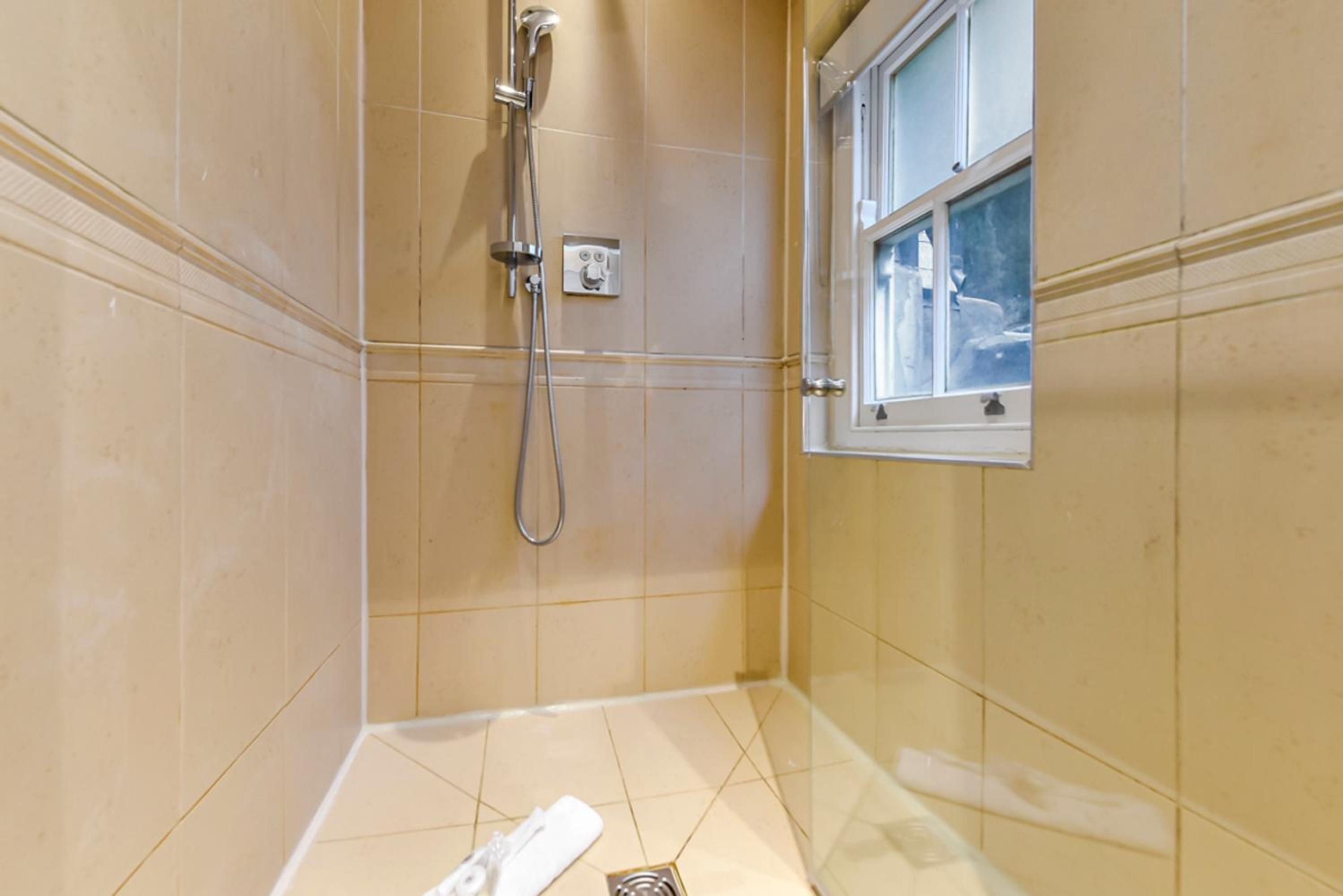 2 Bed House- Piccadilly