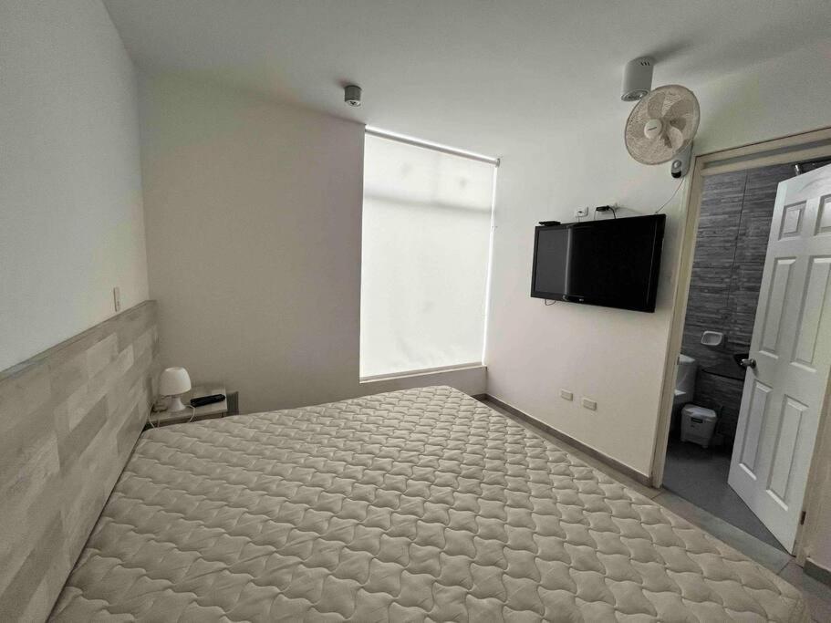 Casa de Playa muy cerca al mar, piscina exclusiva!