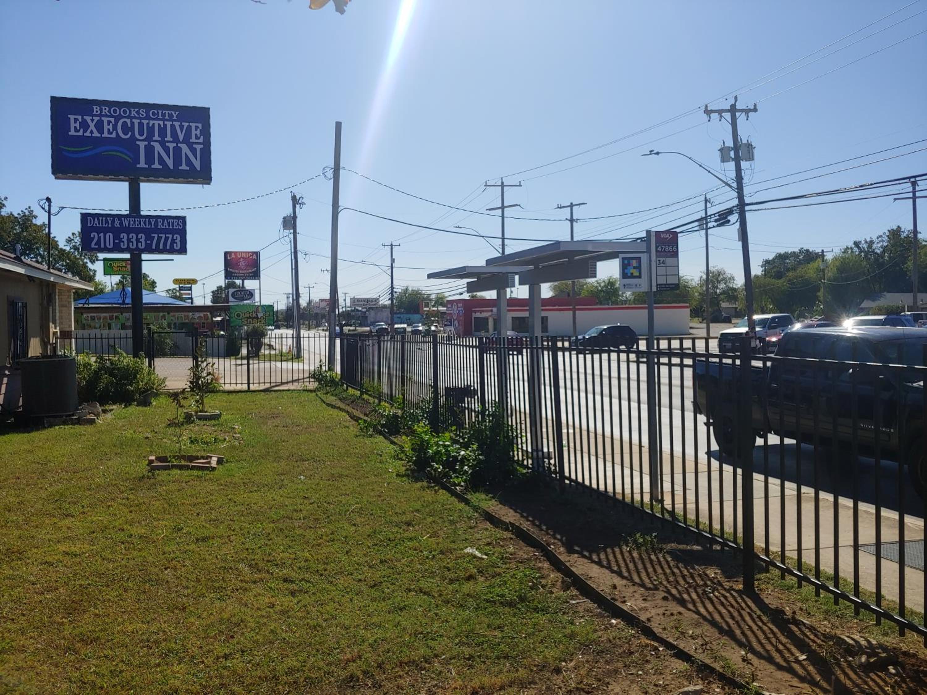 Brooks City Executive Inn view 3