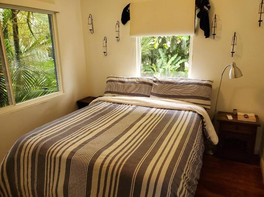 #8 Ocean view Beach Front Bungalow 2nd Row