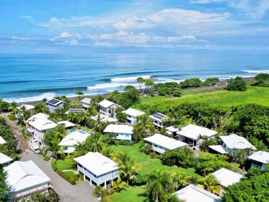 #8 Ocean view Beach Front Bungalow 2nd Row