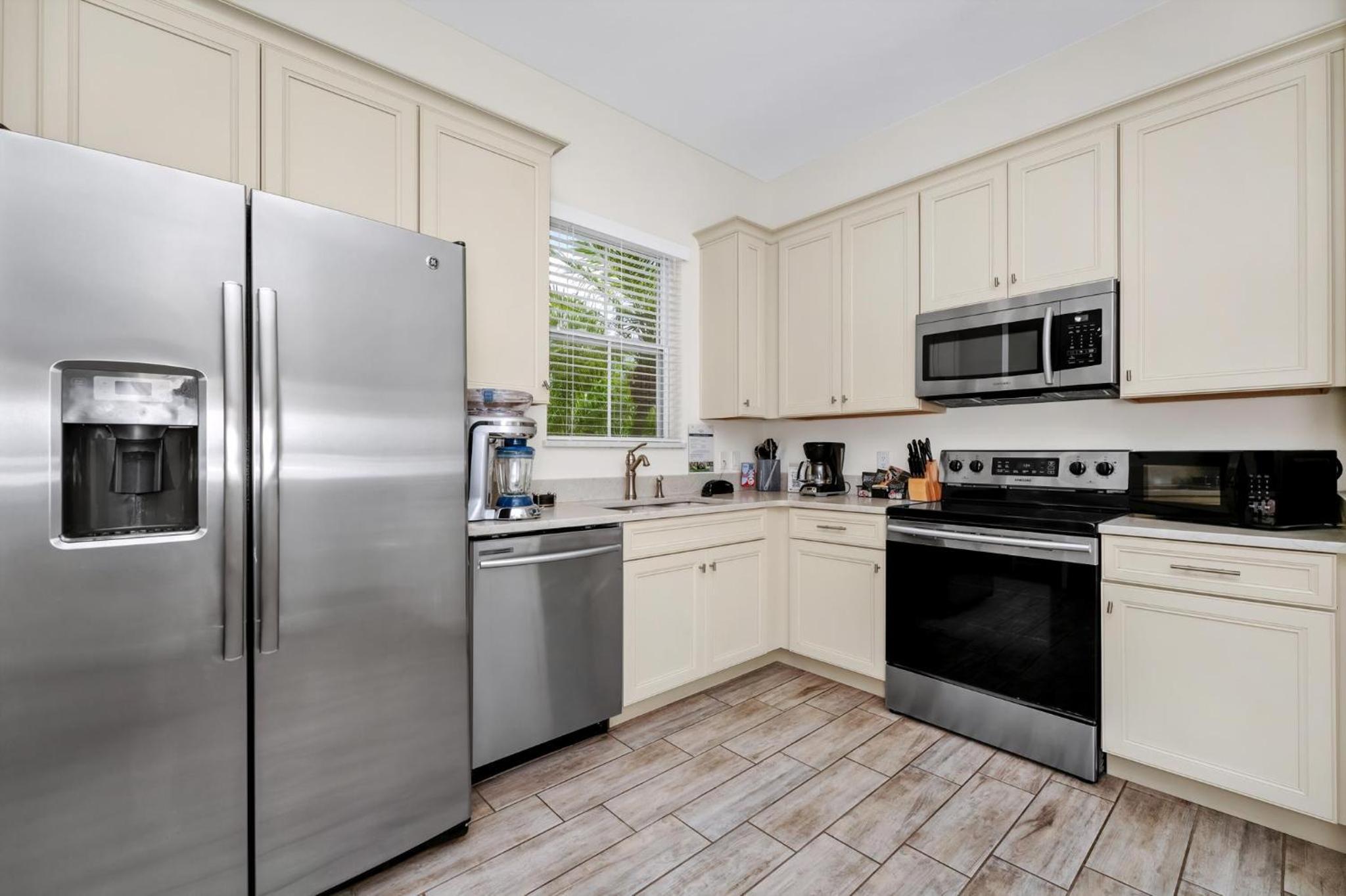 Teenie Bikini Cottage With Private Hot Tub Near Disney With Margaritaville Resort & Island H2O Access - 3071Kl