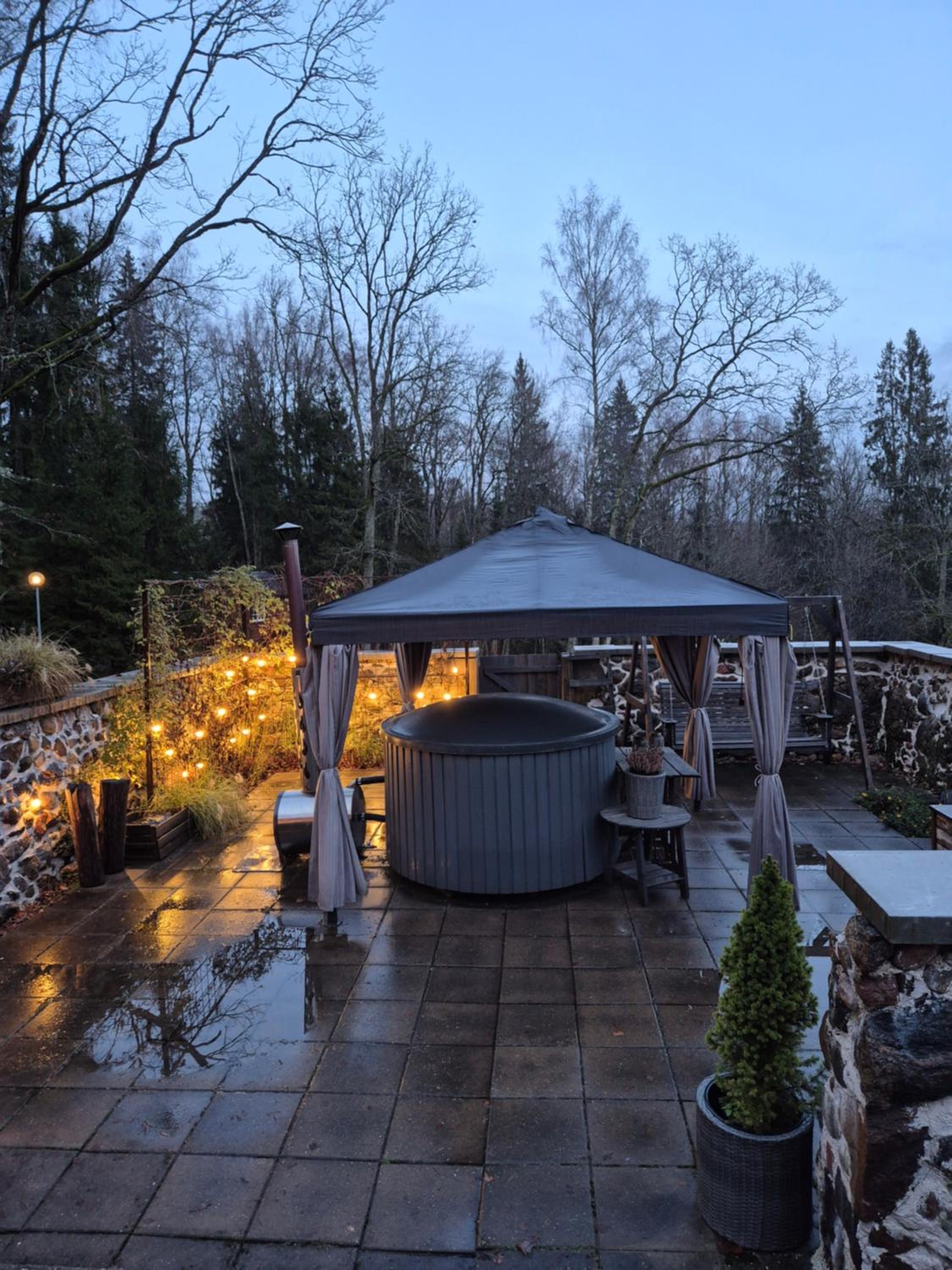 Mellene 1 bedroom house in nature & hot tube
