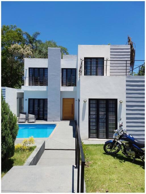 Casa Condomínio Sítio dos Pessegueiros