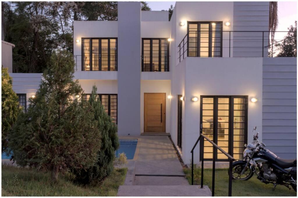 Casa Condomínio Sítio dos Pessegueiros