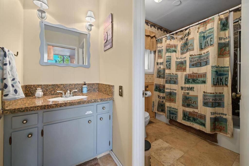 Cute A Frame Cabin Mountain Views Full Kitchen BBQ view 3