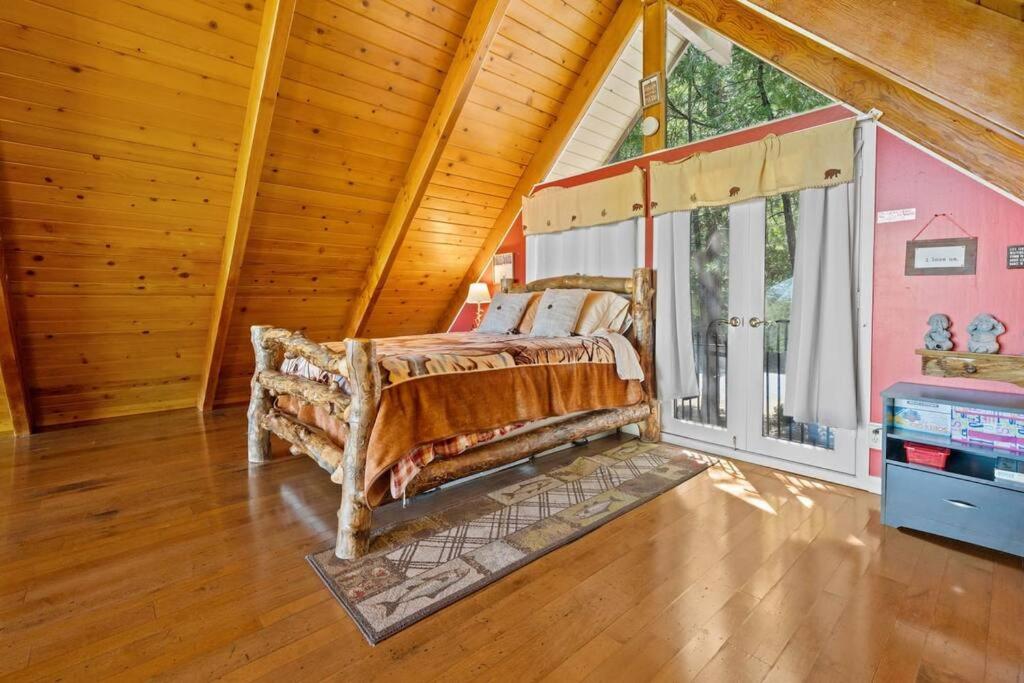 Cute A Frame Cabin Mountain Views Full Kitchen BBQ view 5
