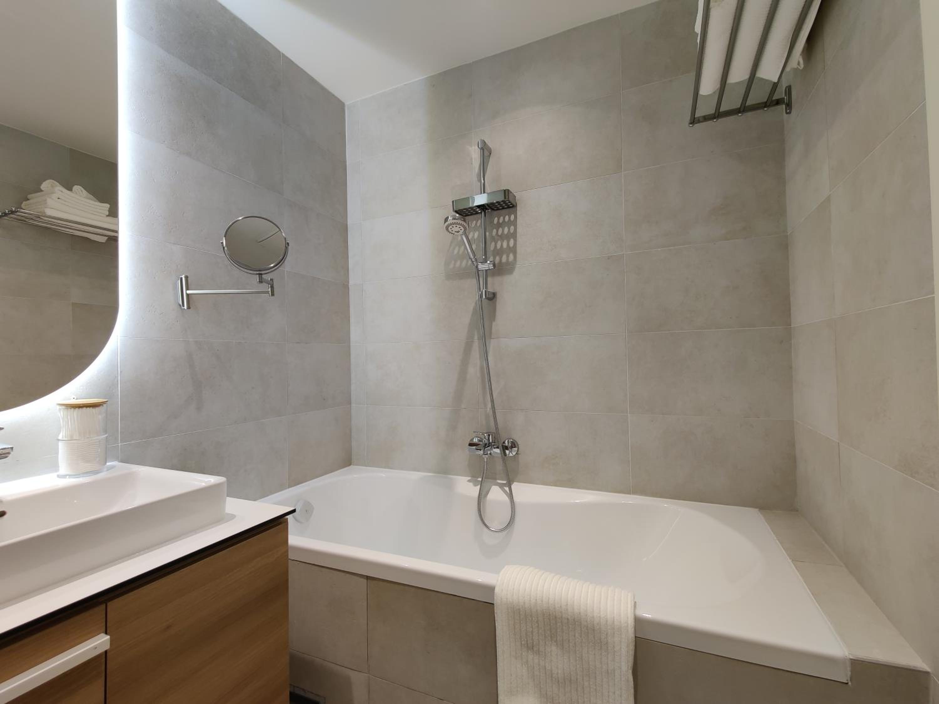 Belgrade Boutique Verde view 3