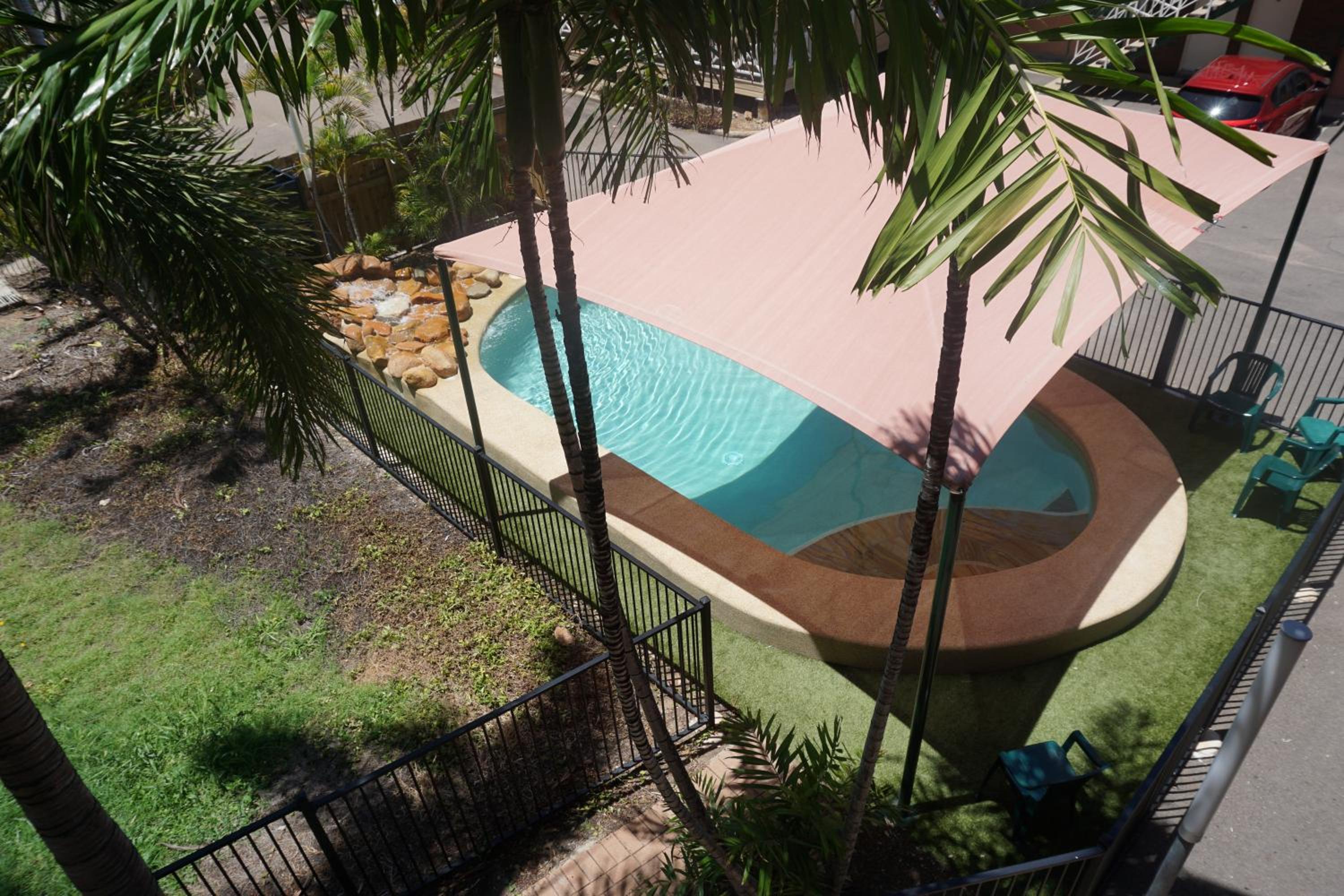 Yongala Lodge by The Strand