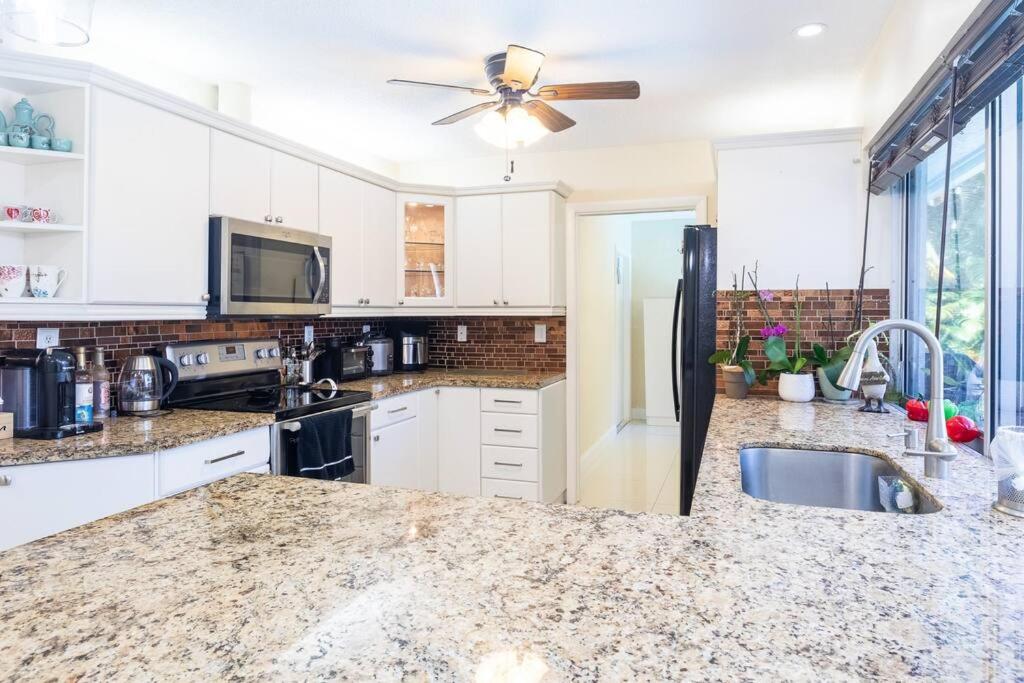 Charming and Spacious Home 2bed-2 bath