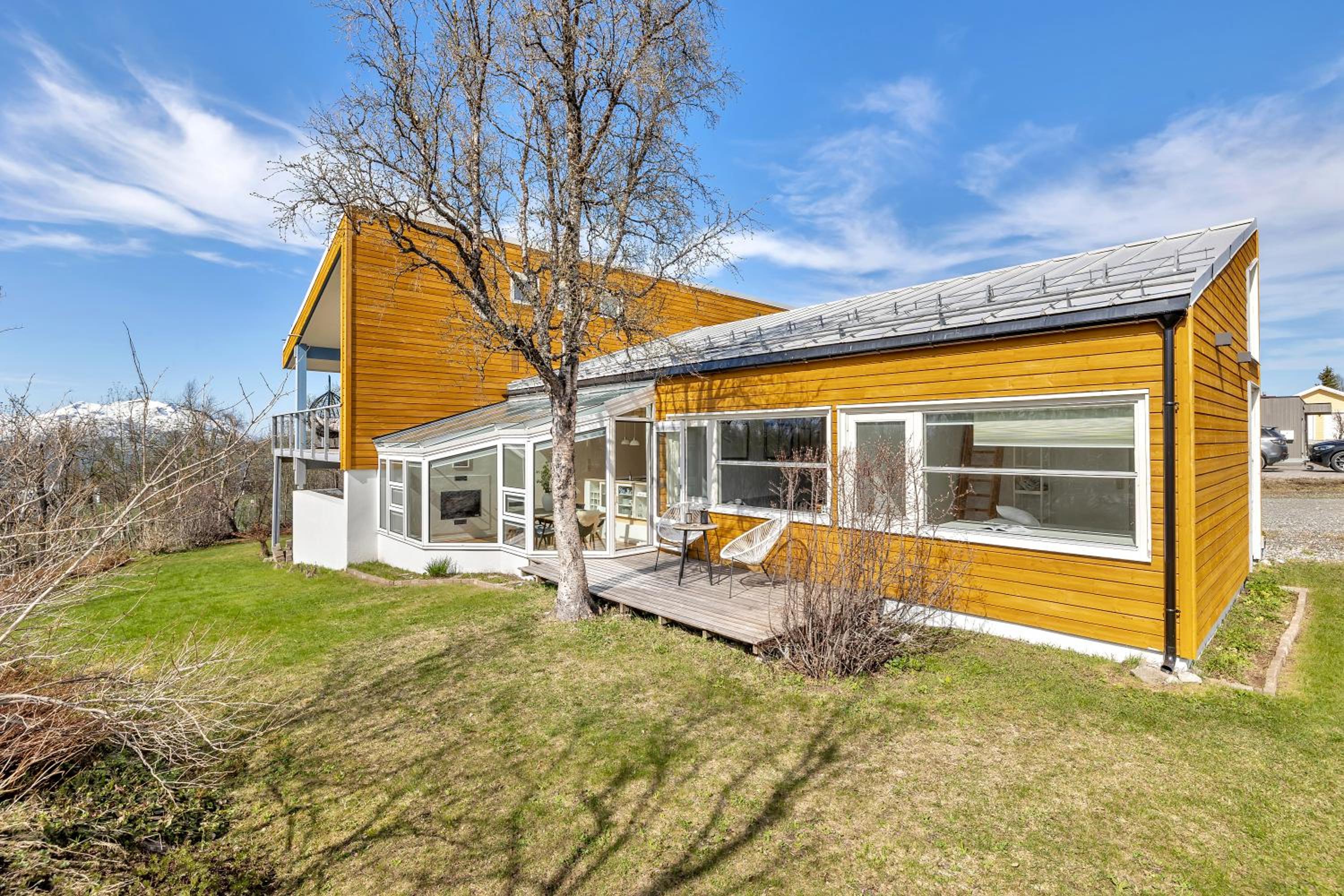 Elegant 4BR villa with great views and location view 2
