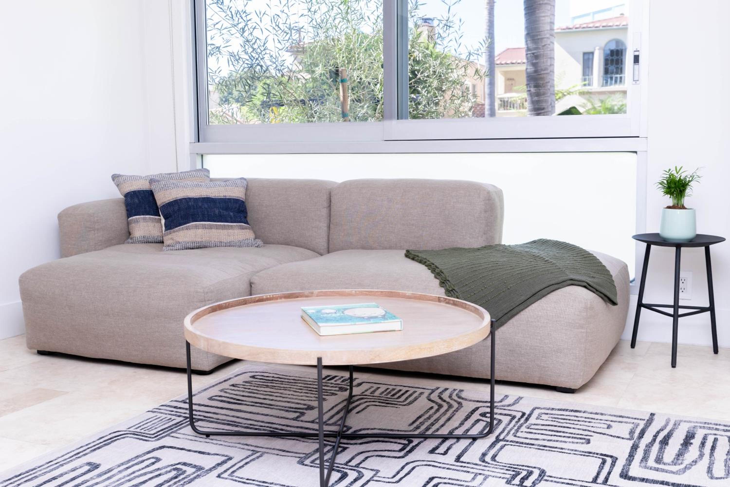 Luxury 2br 2ba Beverly Hills Near Cedars Sinai
