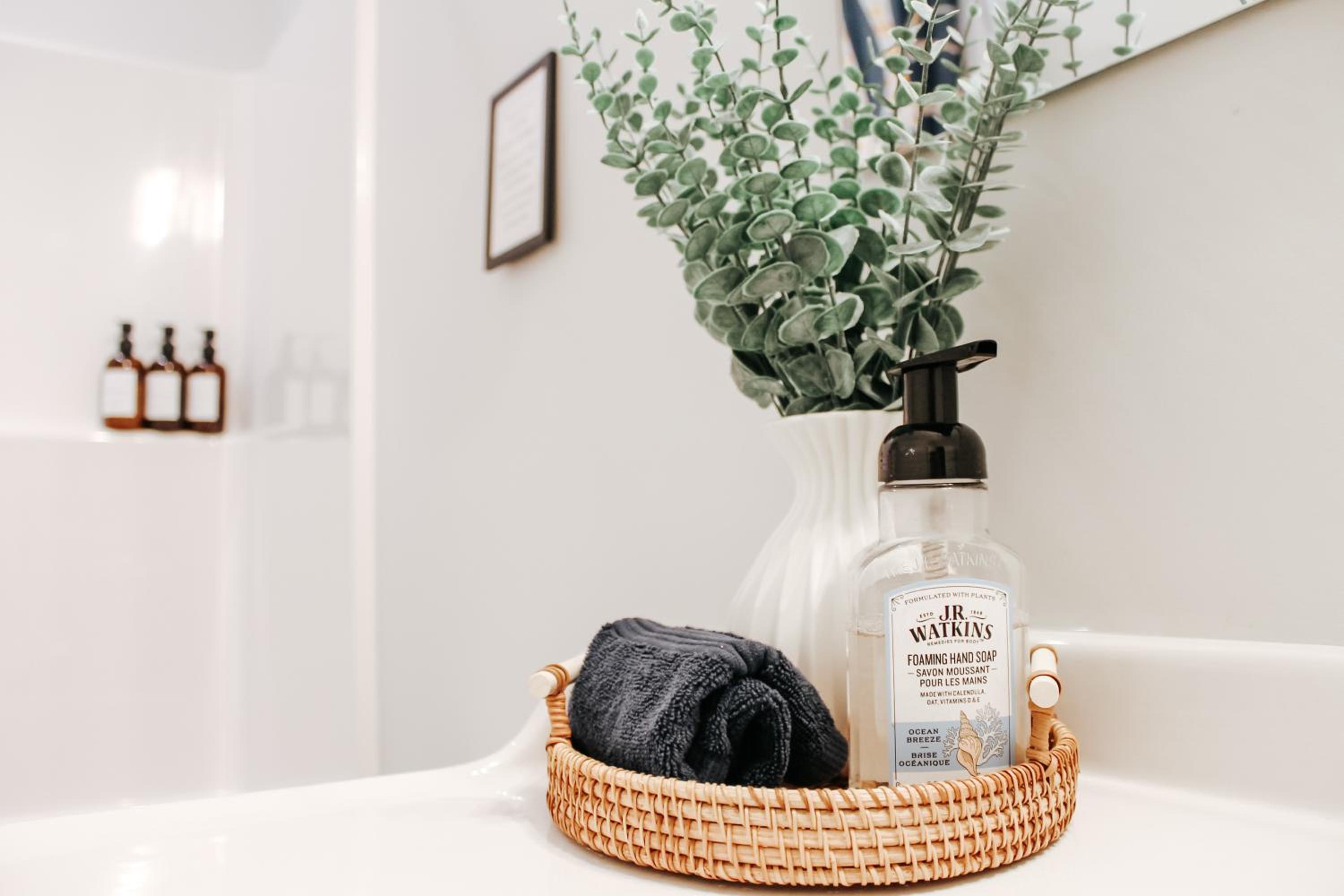 Sooke Vacations - Otter Point Getaway - Property Image 5