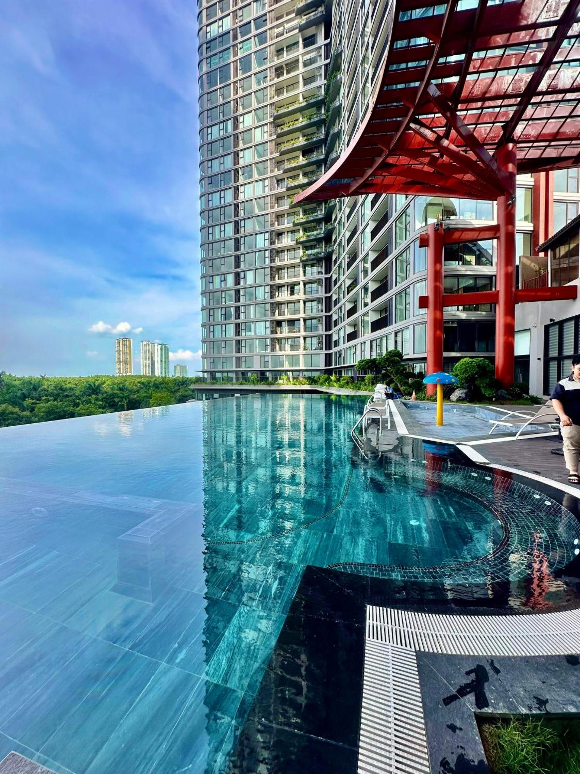 Homestay Landmark Swanlake 1 Ecopark view 3