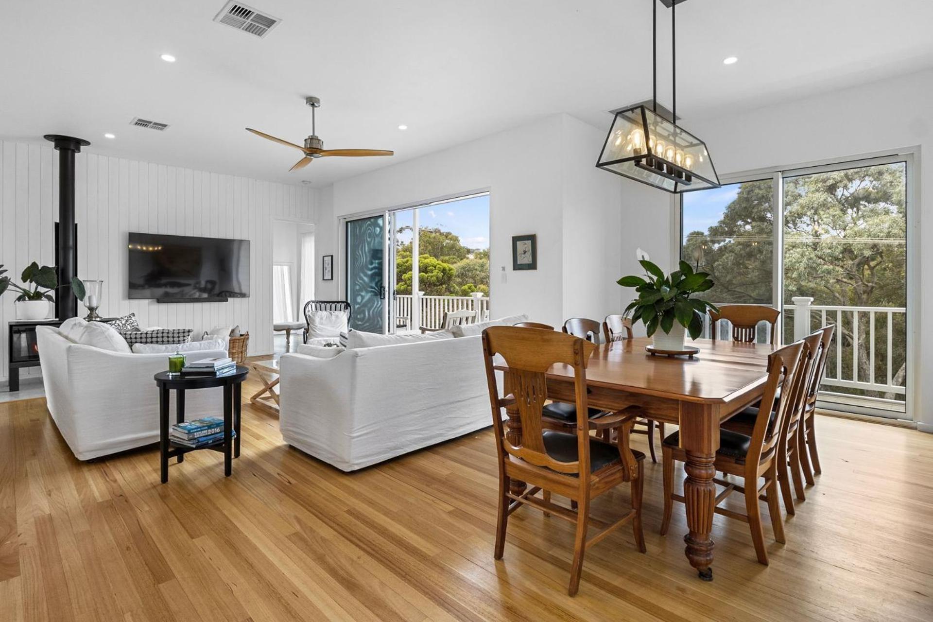 The White House - 6 Bennett Street