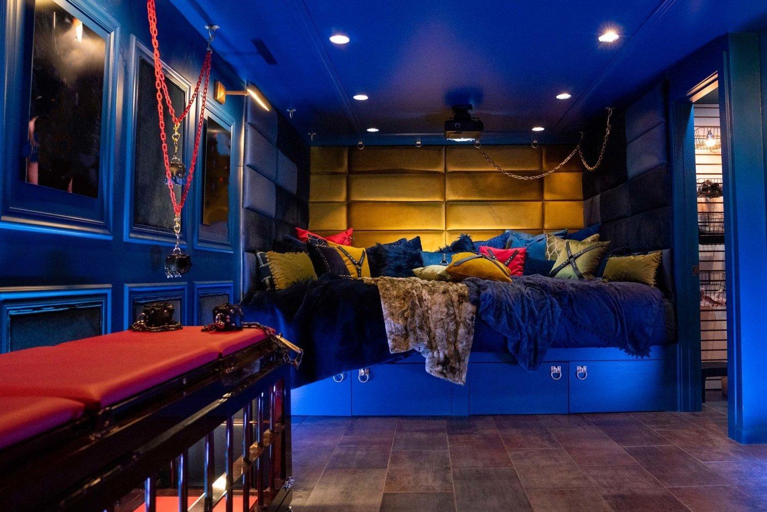 Lisbon Vacations - Adults Play Room Lisboa - Property Image 1