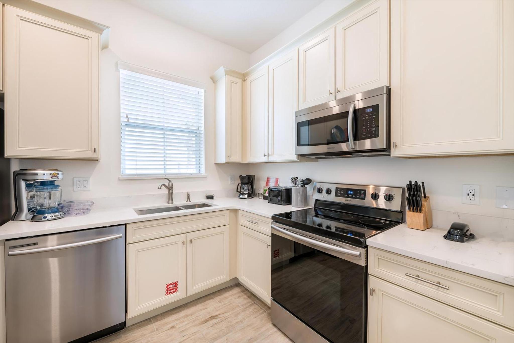 Premium Cottage With Private Hot Tub Near Disney Margaritaville Resort & Island H2O Access - 3025La