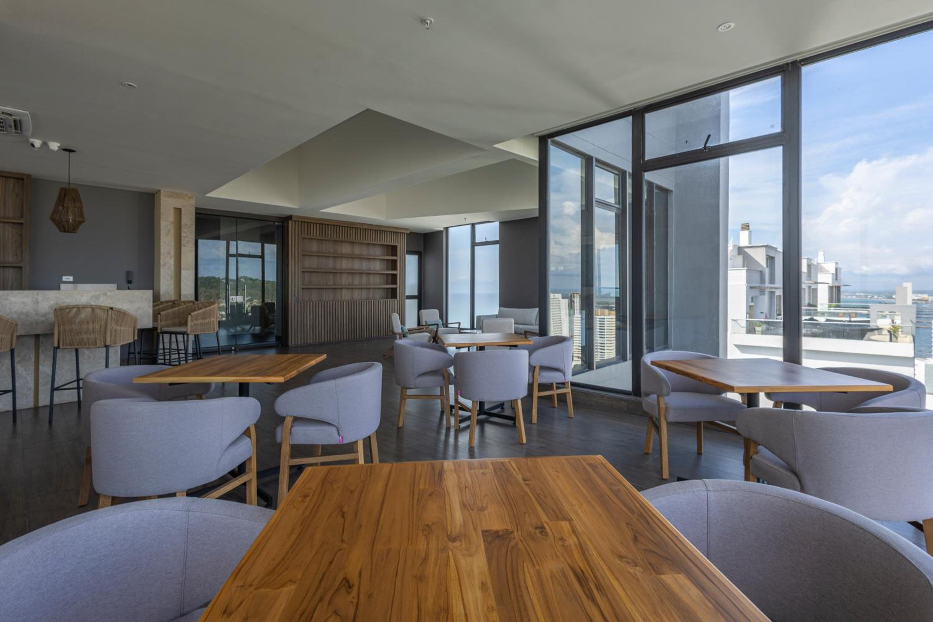Cabrero Centro Tropical - Con vista al mar