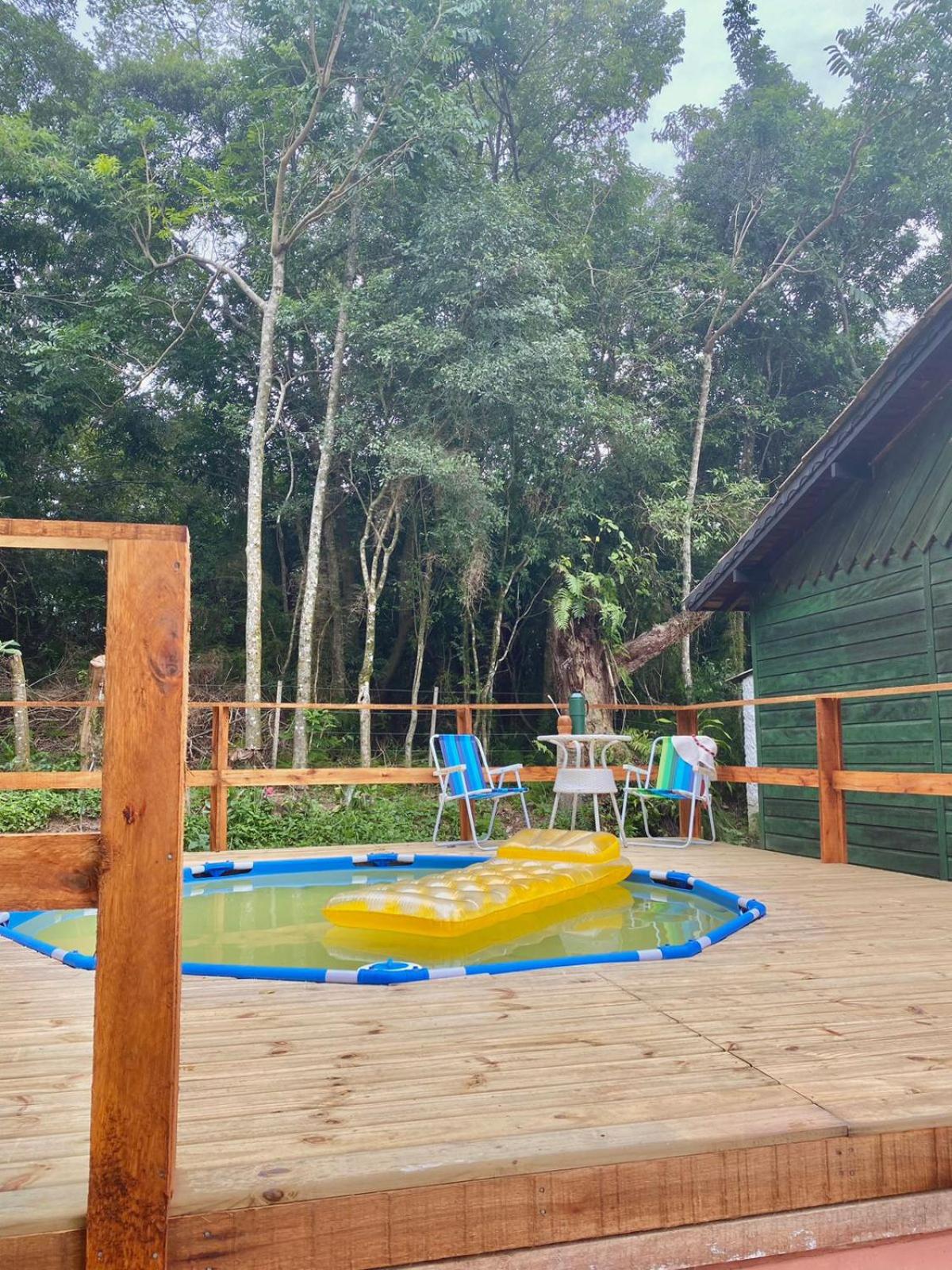 Um Chalé aconchegante no sítio em meio a natureza.