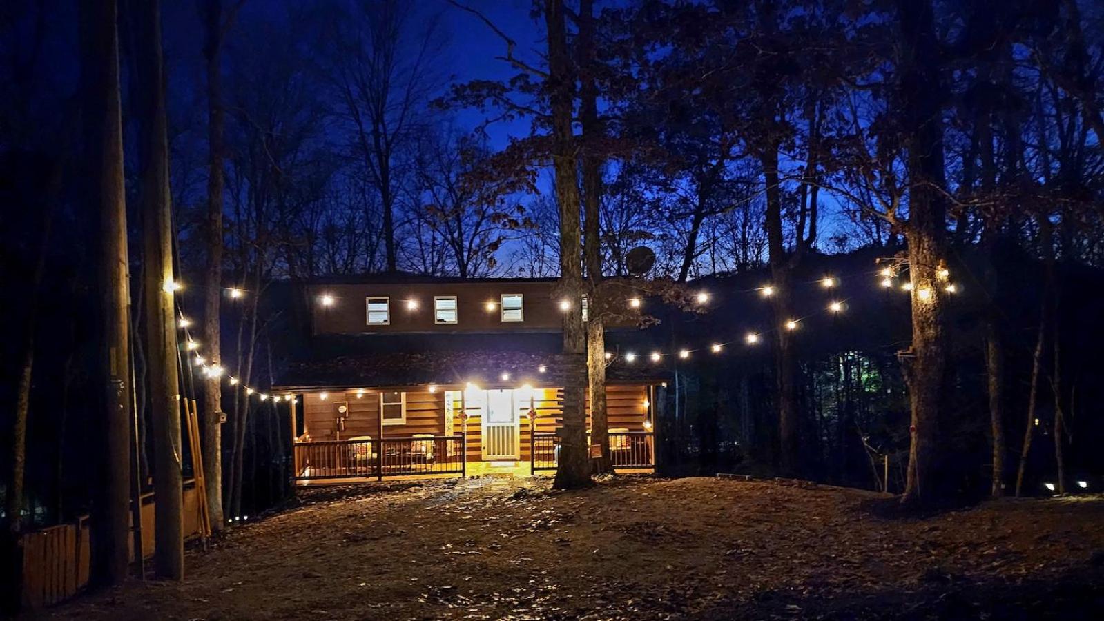 Trailseeker Cabin w King Bed Hot Tub at Red River Gorge Natural Bridge view 2