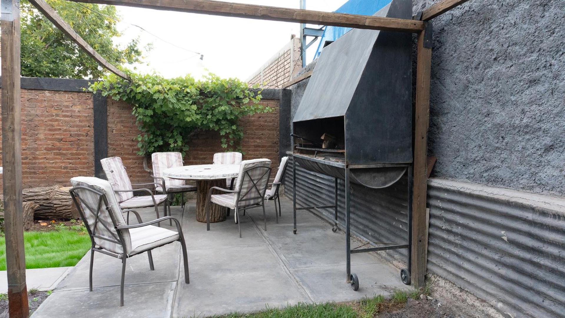 Casa Céntrica Ideal Familias Estacionamiento para 3 vehículos Ubicación Premium