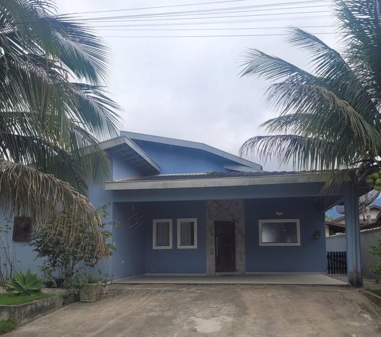 Ótima Casa com Piscina e área goumert em Ubatuba - Condomínio