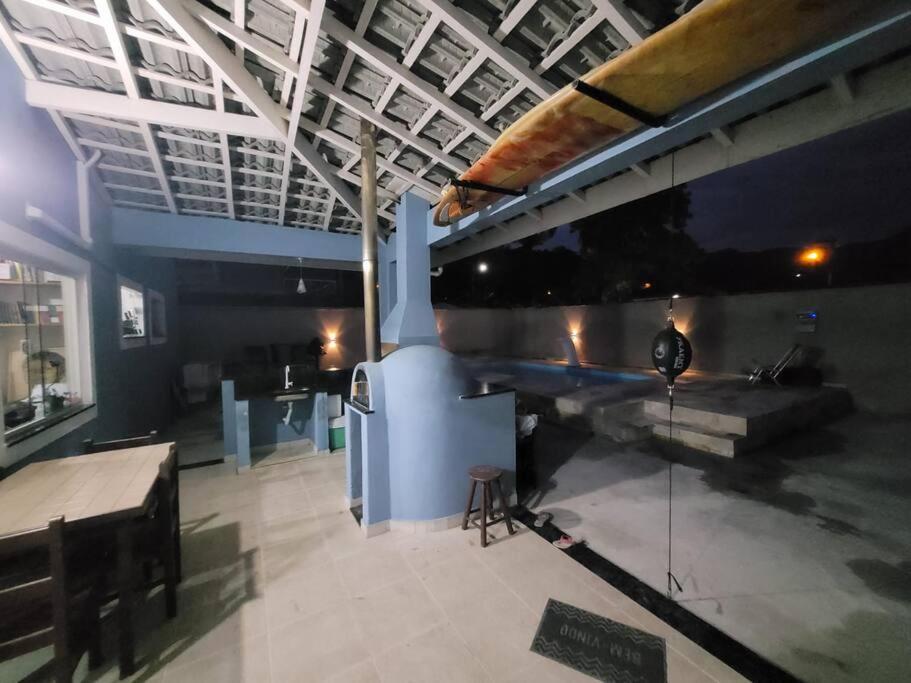 Ótima Casa com Piscina e área goumert em Ubatuba - Condomínio