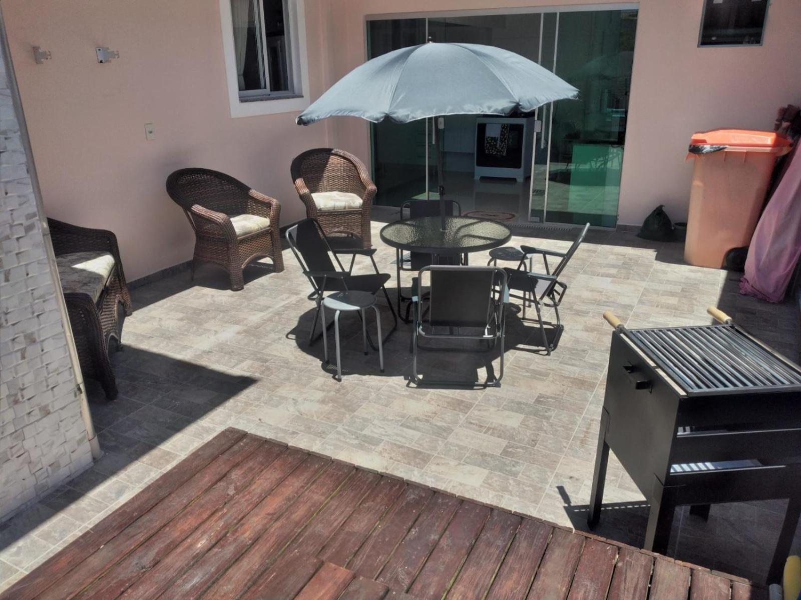Casa dois pavimentos com Piscina nos Ingleses - Disponivel temporada