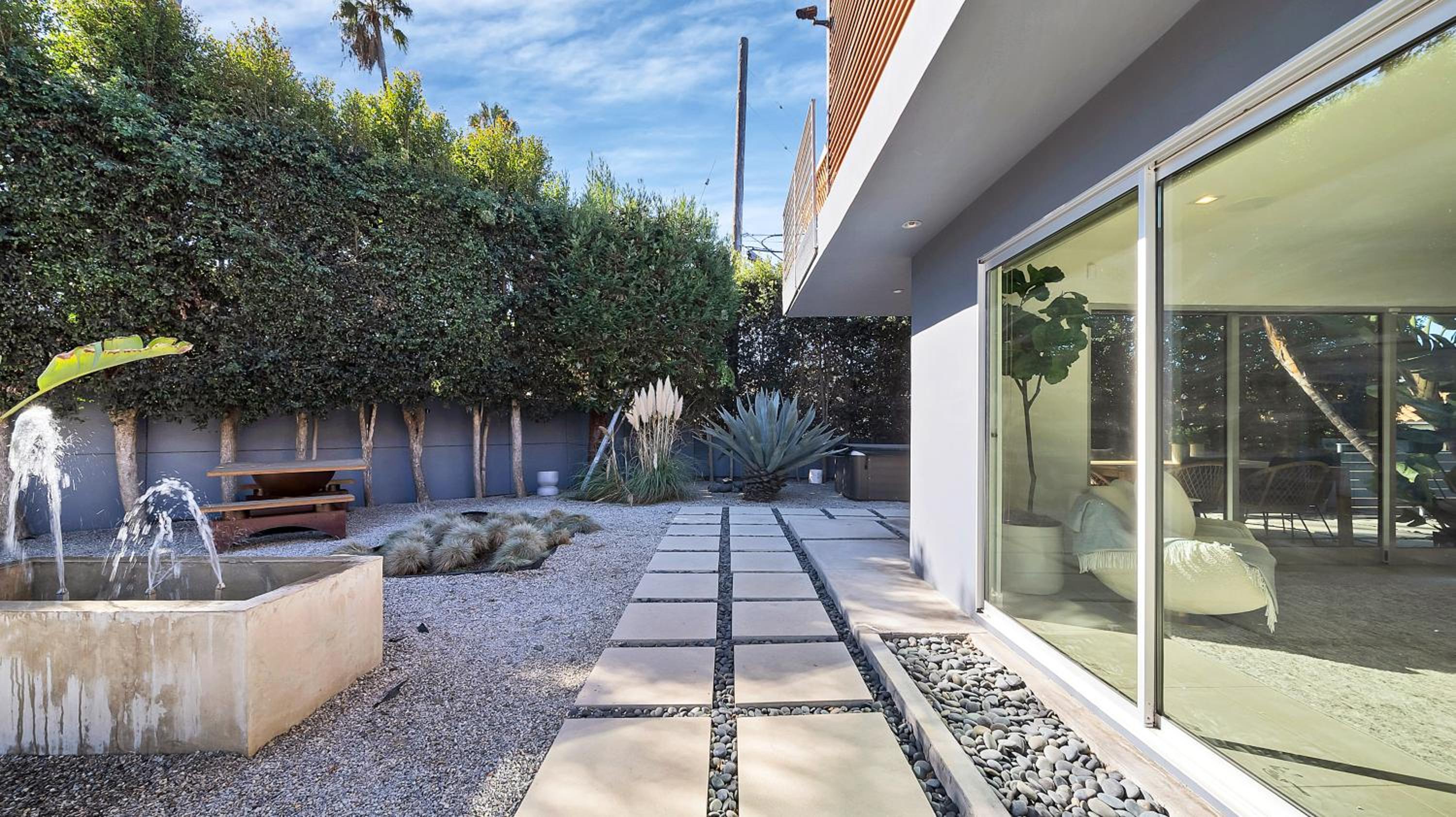 Cheerful 4Bedrooms 2.5Bath Villa Venice Beach CA