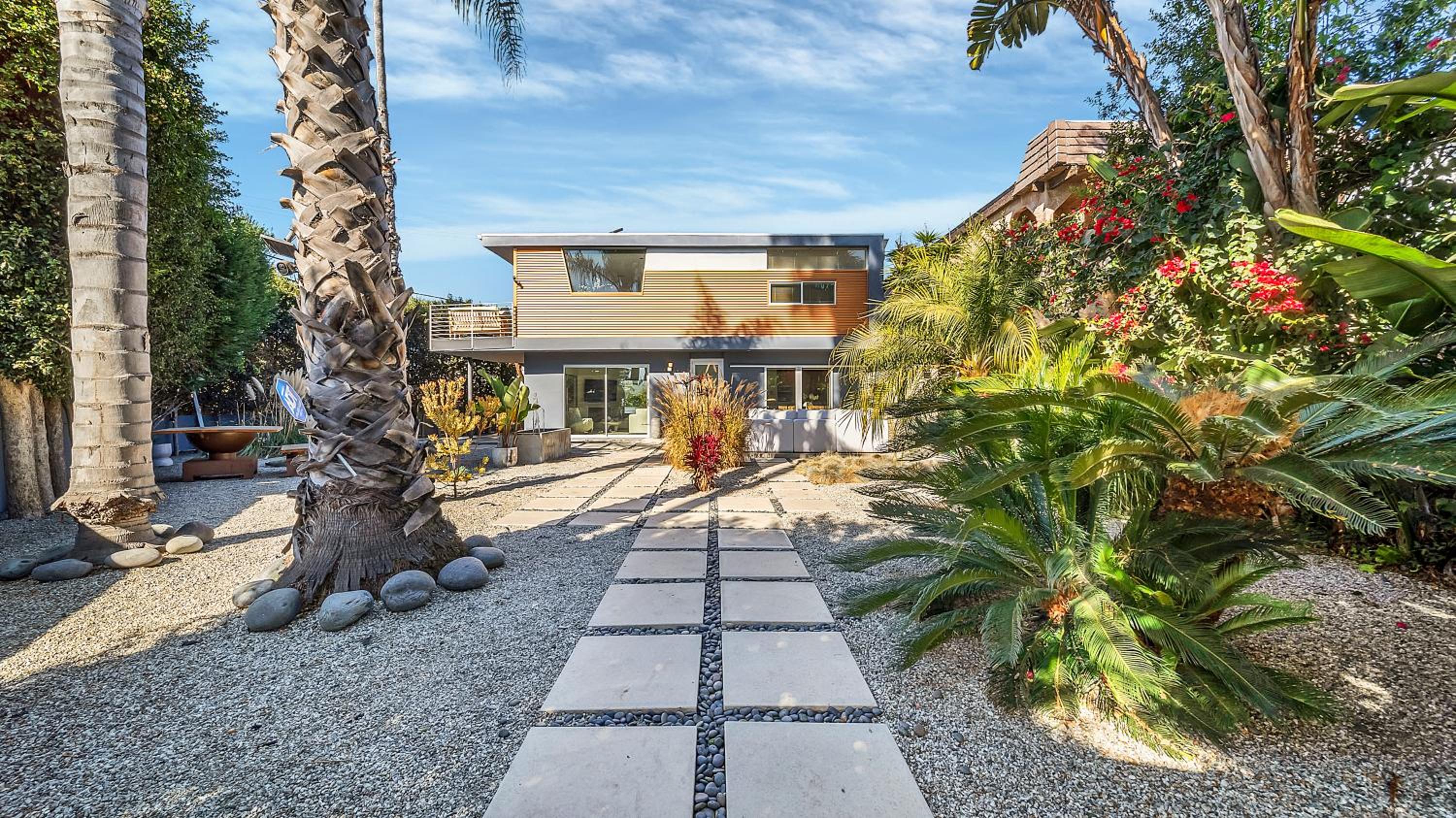 Cheerful 4Bedrooms 2.5Bath Villa Venice Beach CA