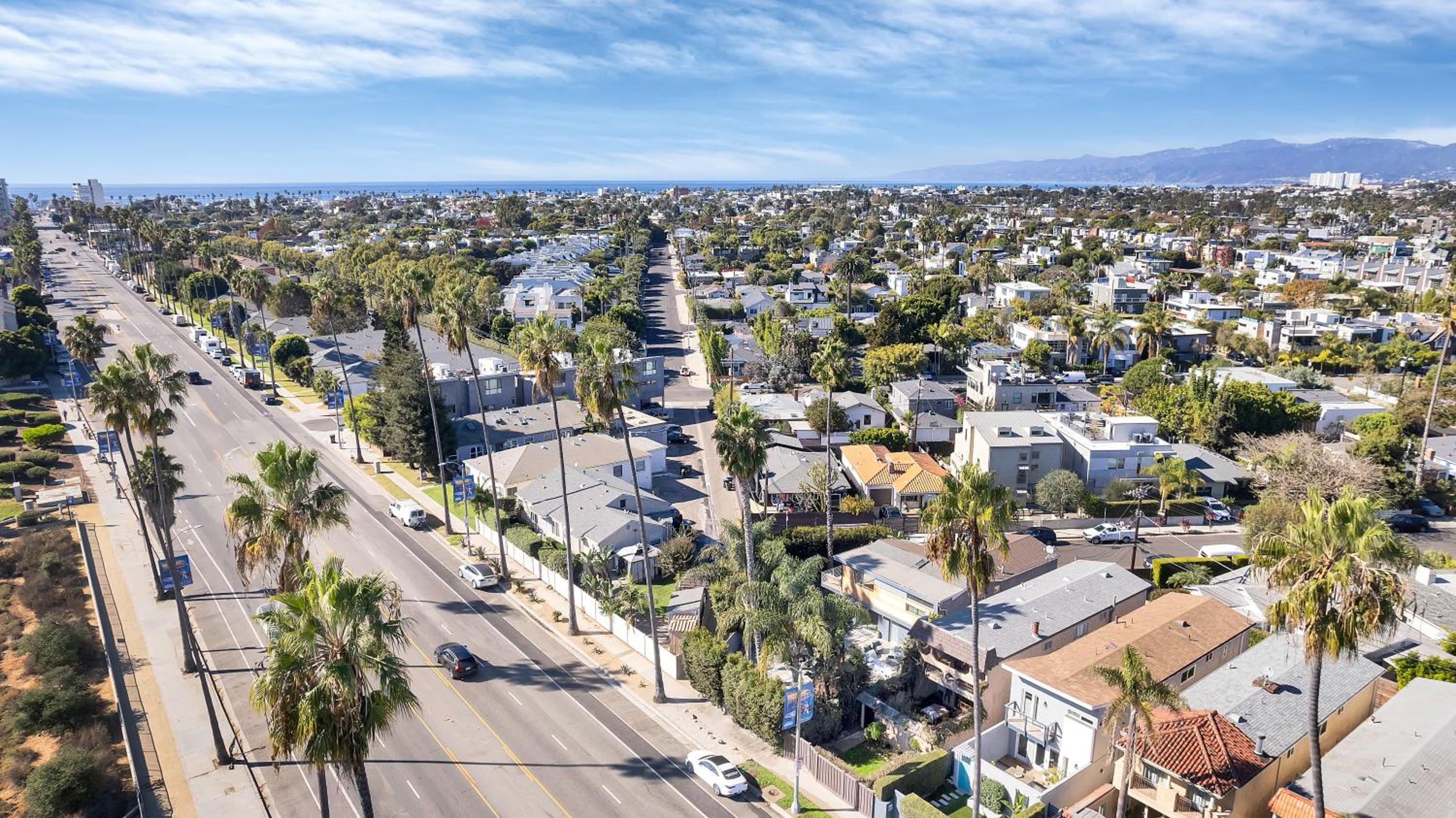 Cheerful 4Bedrooms 2.5Bath Villa Venice Beach CA
