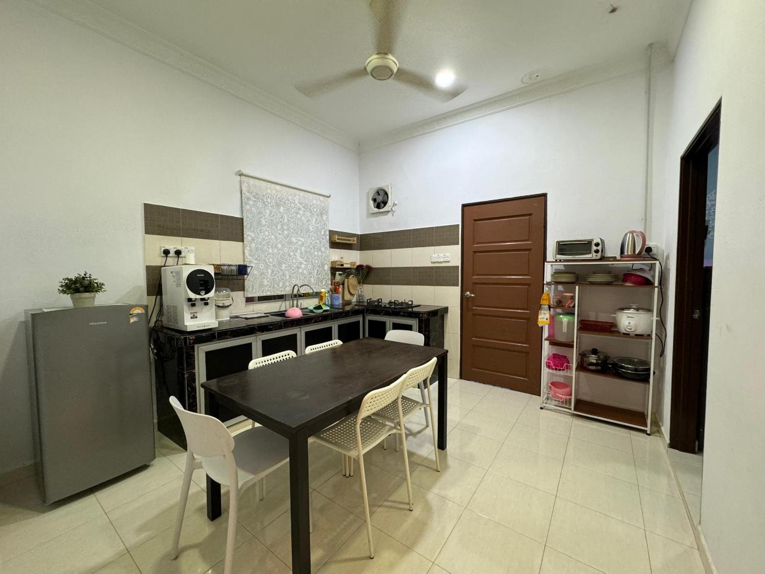 76 homestay Temonyong photo 2