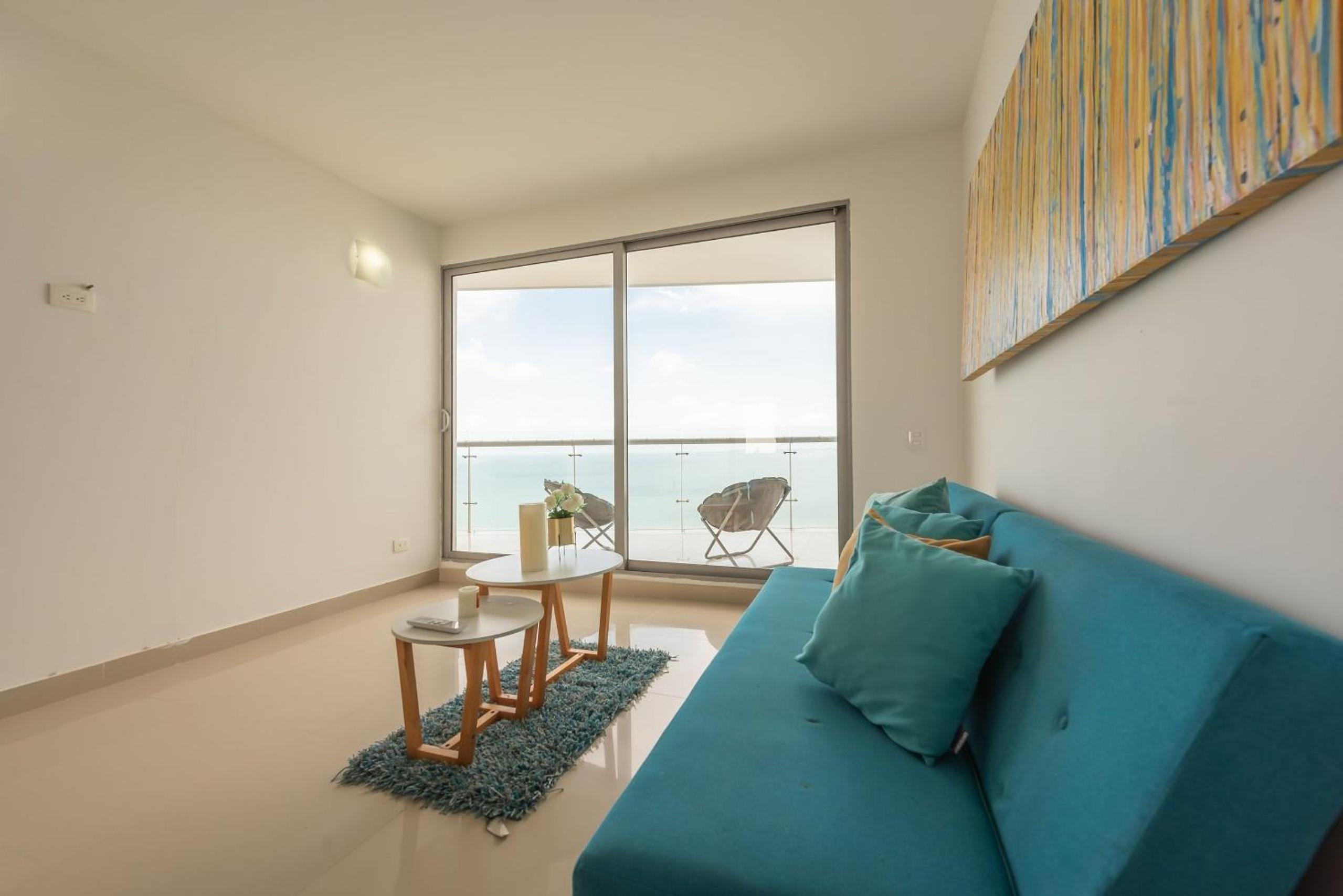 Amplios Aptos de Lujo Frente a la Playa a 5 Minutos del Centro y del Aeropuerto, en Edificio con Piscina, Jacuzzi, Sauna, Gimnasio, Turco y Seguridad las 2