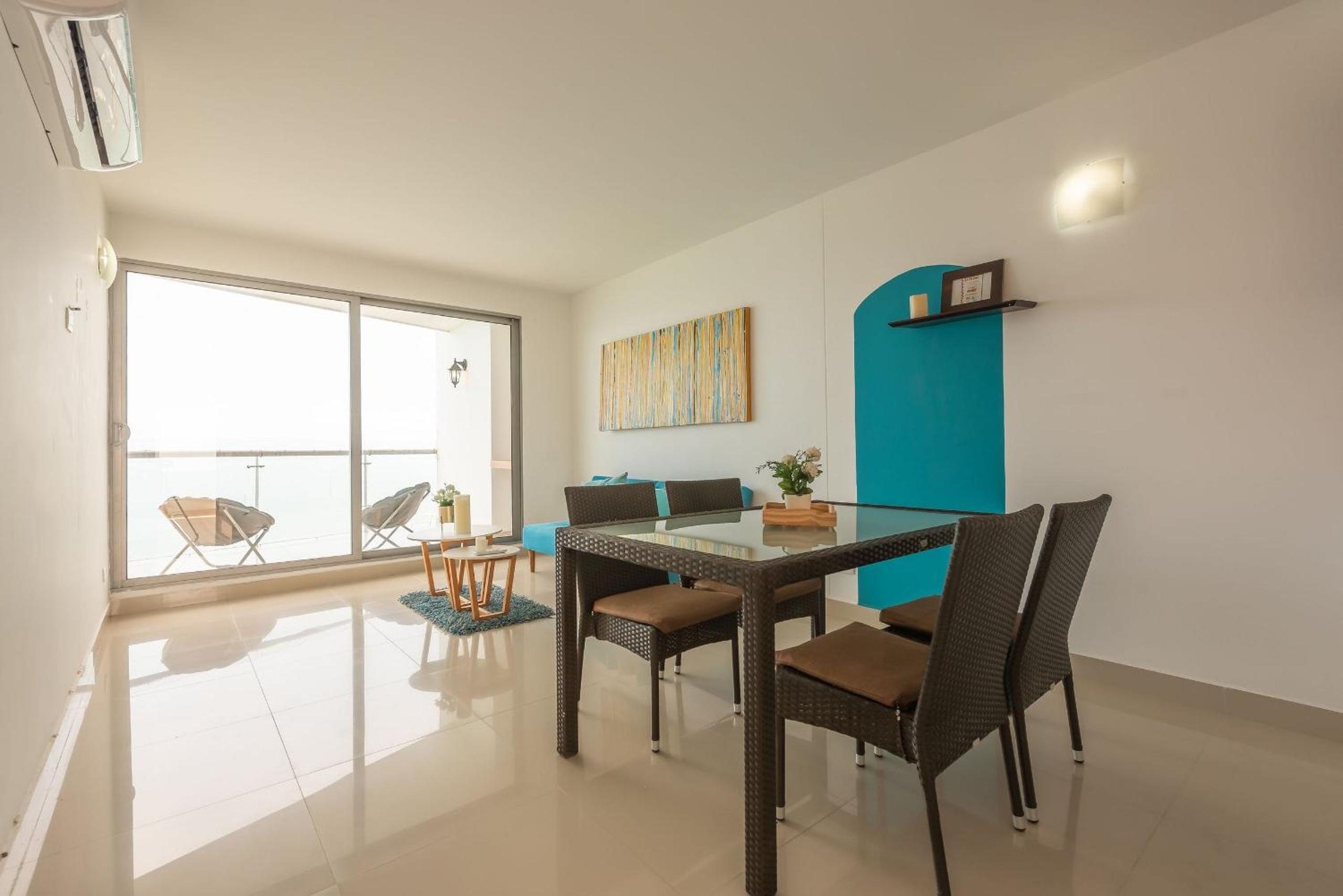 Amplios Aptos de Lujo Frente a la Playa a 5 Minutos del Centro y del Aeropuerto, en Edificio con Piscina, Jacuzzi, Sauna, Gimnasio, Turco y Seguridad las 2