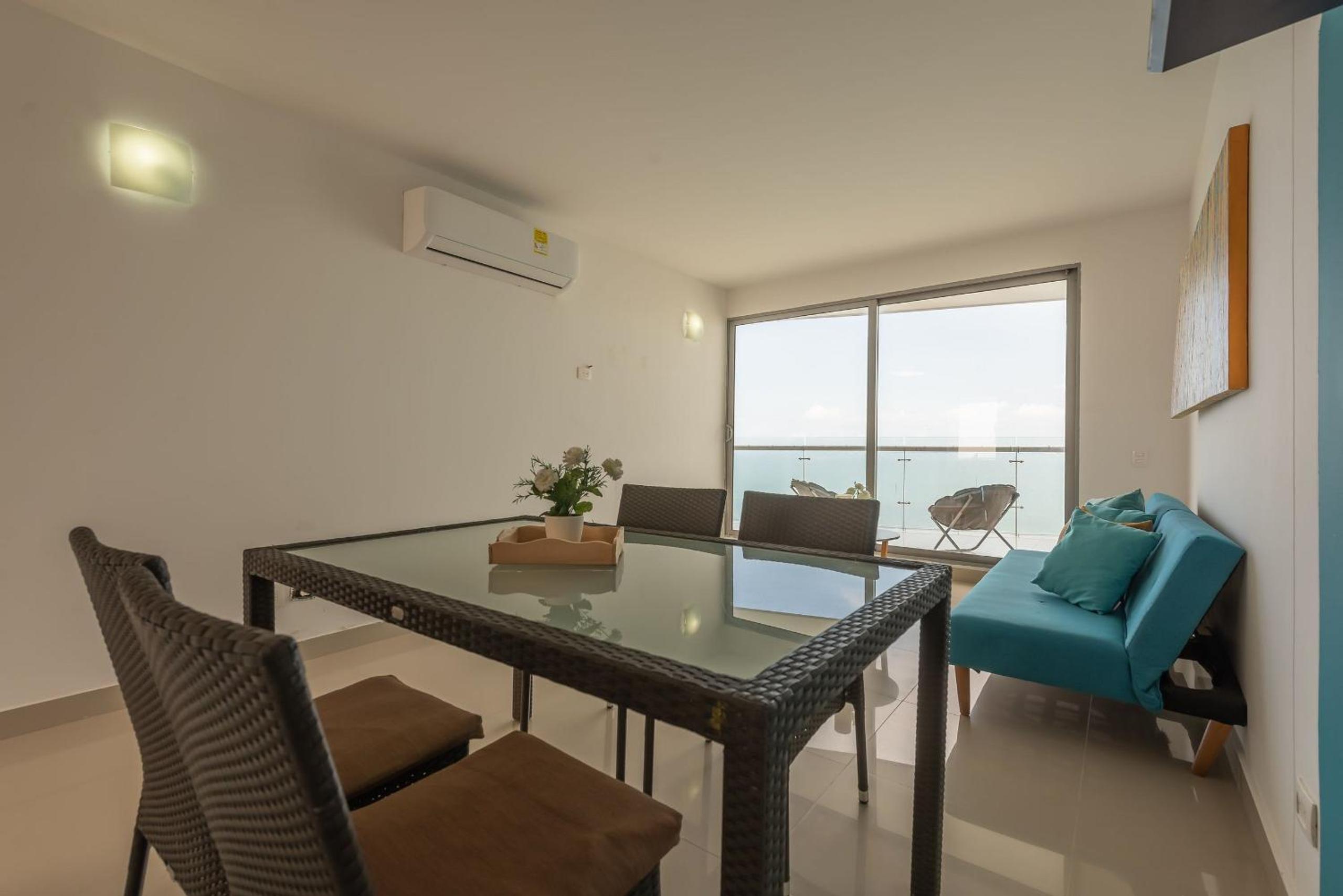 Amplios Aptos de Lujo Frente a la Playa a 5 Minutos del Centro y del Aeropuerto, en Edificio con Piscina, Jacuzzi, Sauna, Gimnasio, Turco y Seguridad las 2